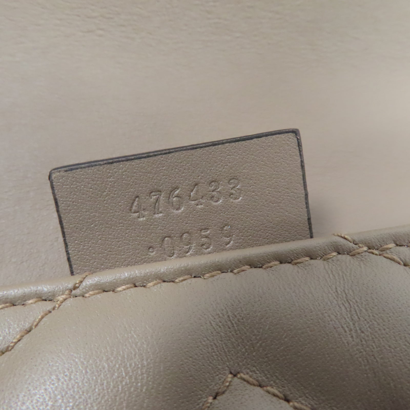 GUCCI 皮革GG Marmont金扣鏈帶肩背袋米色