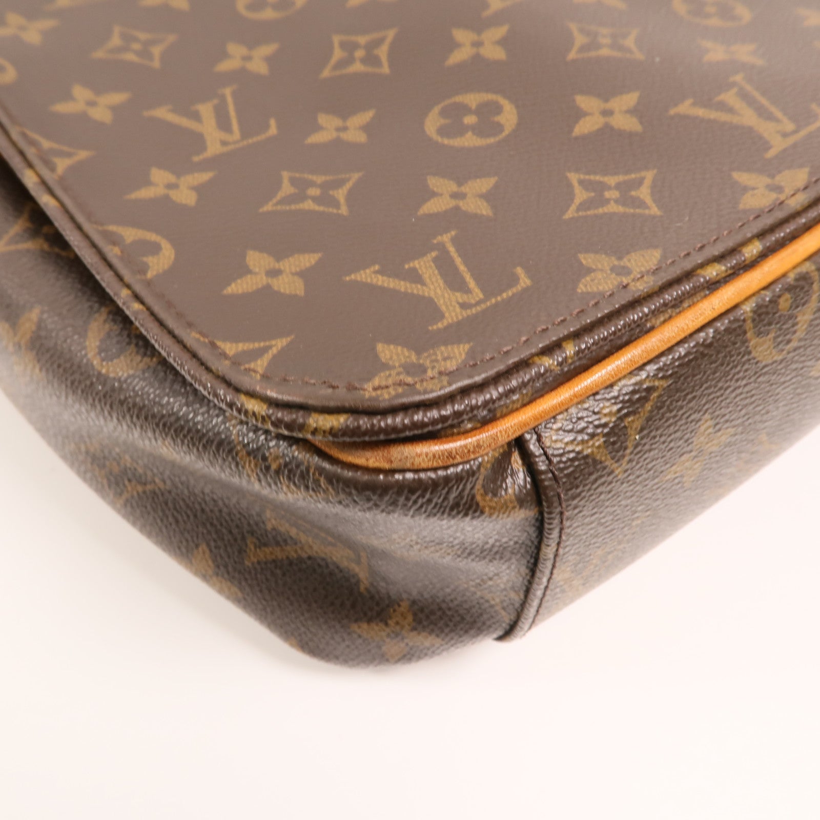 LOUIS VUITTON 【激減優惠】Monogram Valmy MM金扣肩背袋