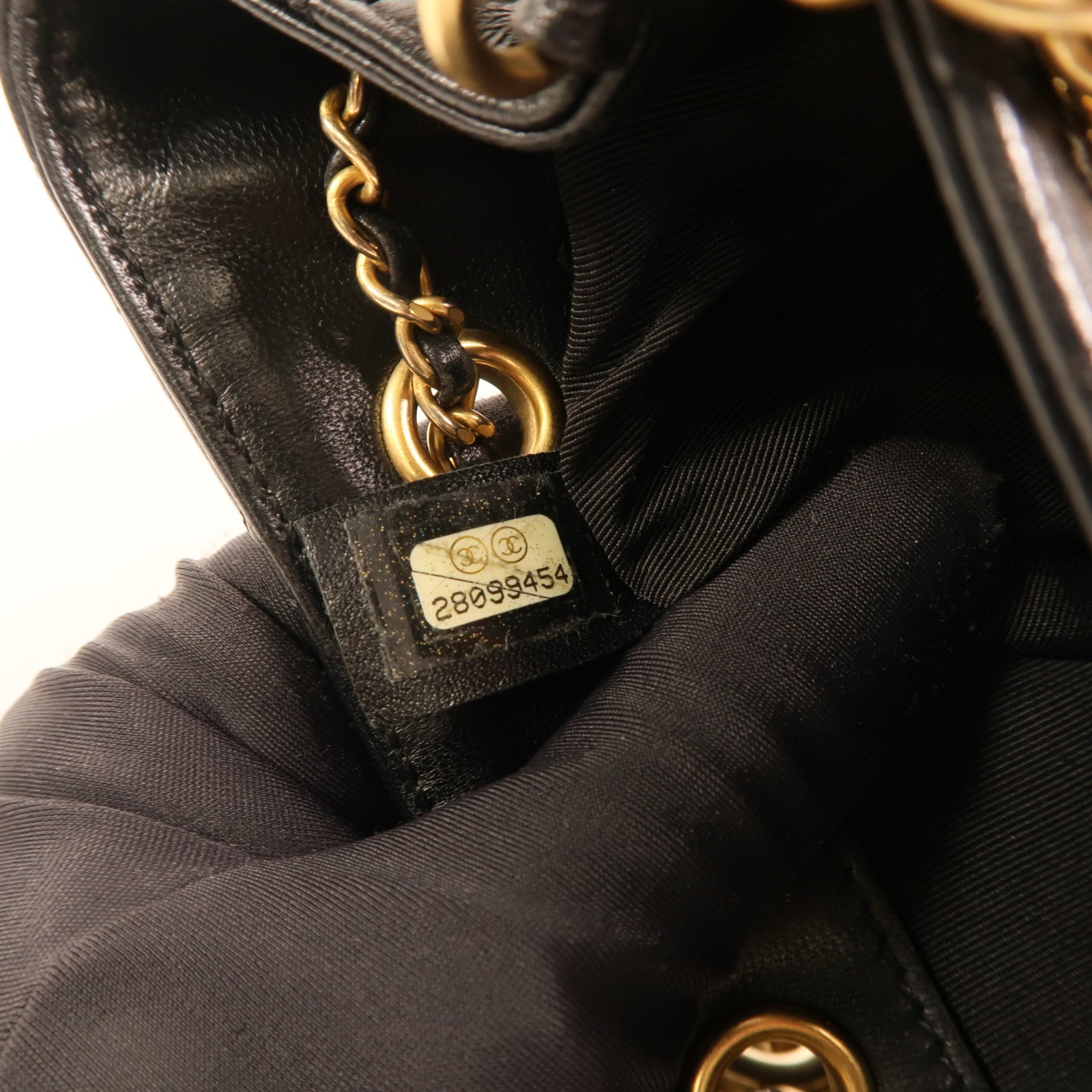 CHANEL 牛皮皮革Drawstring Bucket Bag金扣鏈帶肩背袋