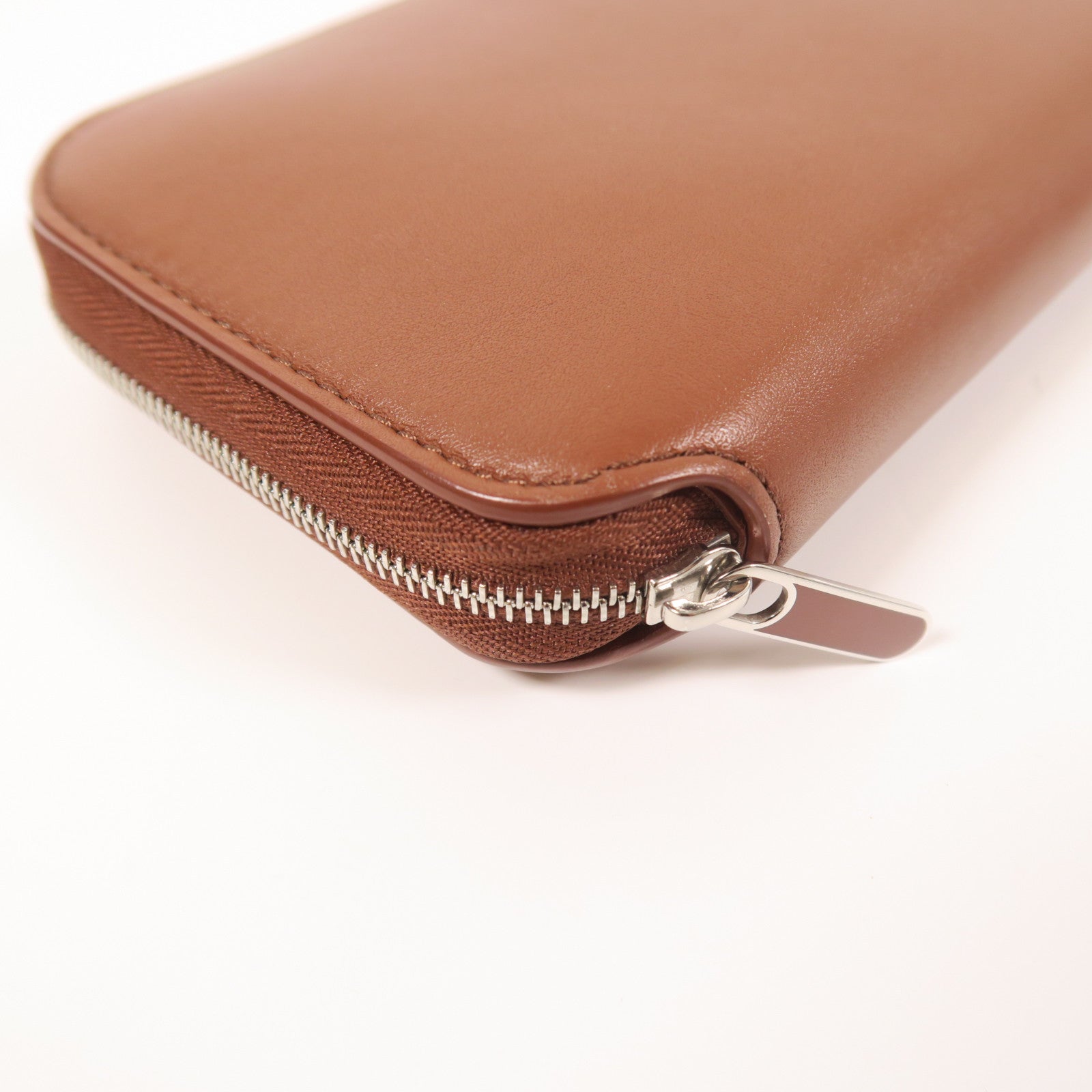 Loro Piana 羊皮皮革Wallet銀扣錢包