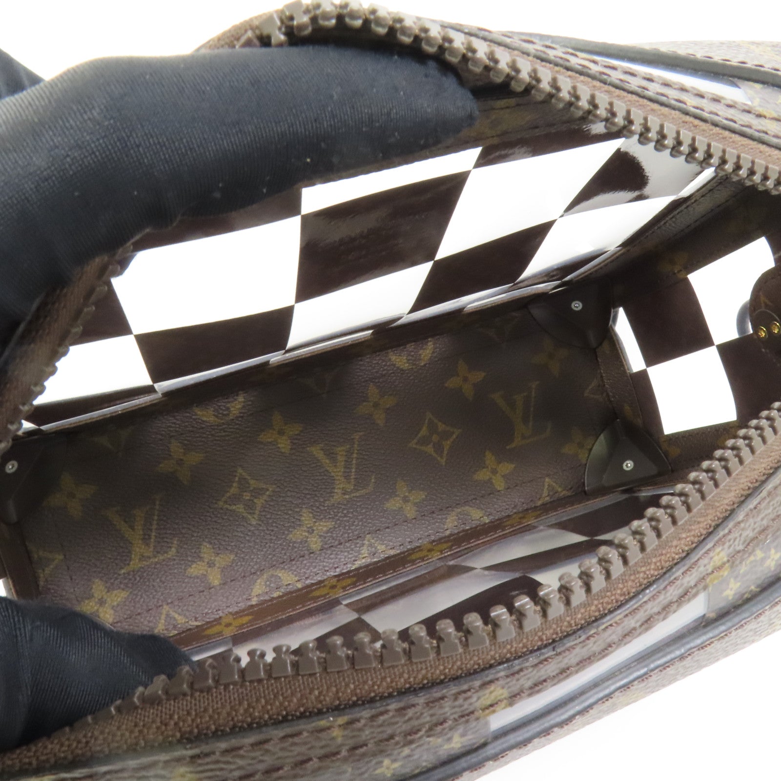 LOUIS VUITTON Monogram PVC CHESS SOFT TRUNK肩背袋