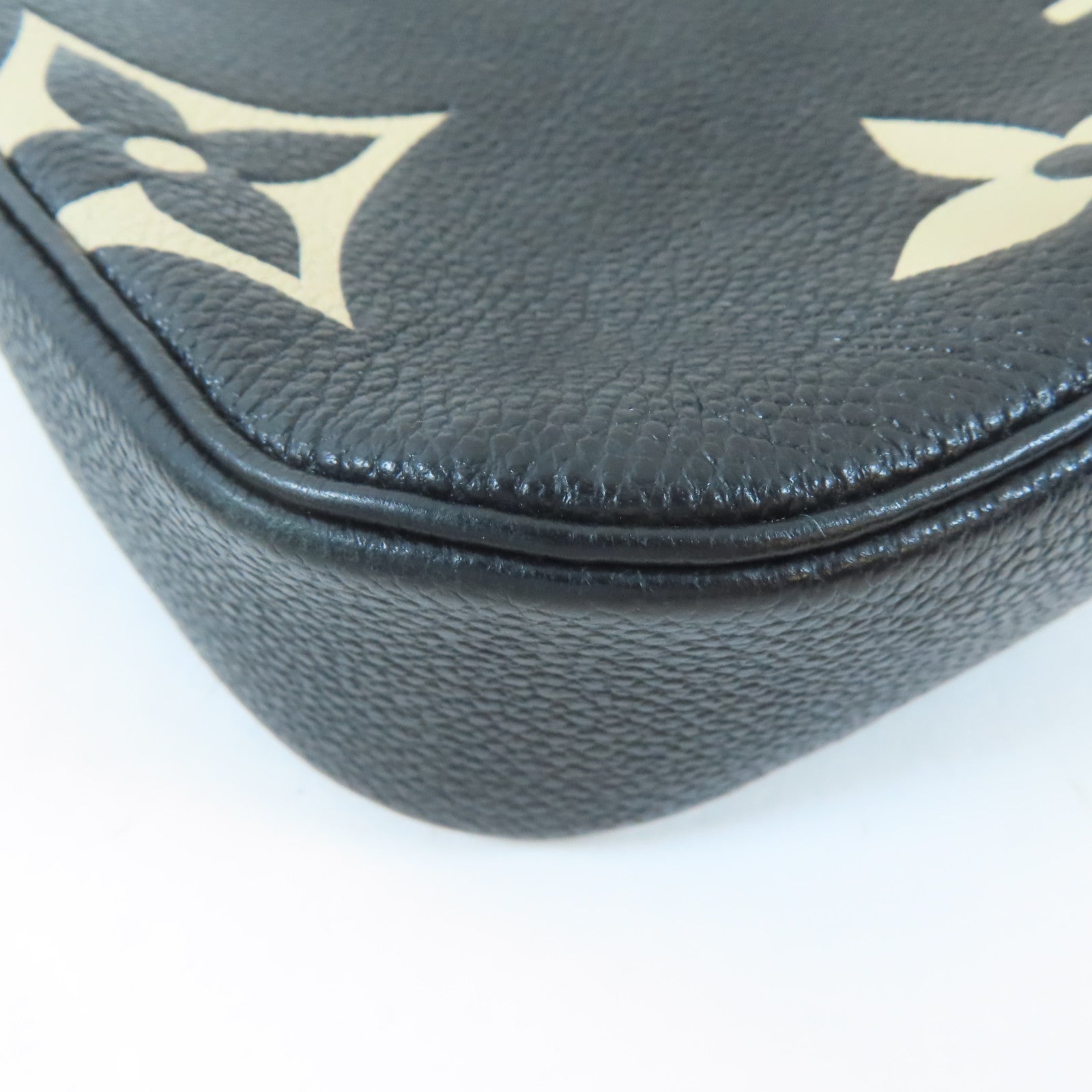LOUIS VUITTON Monogram Empreinte Multi Pochette Accessoires金扣肩背袋黑色