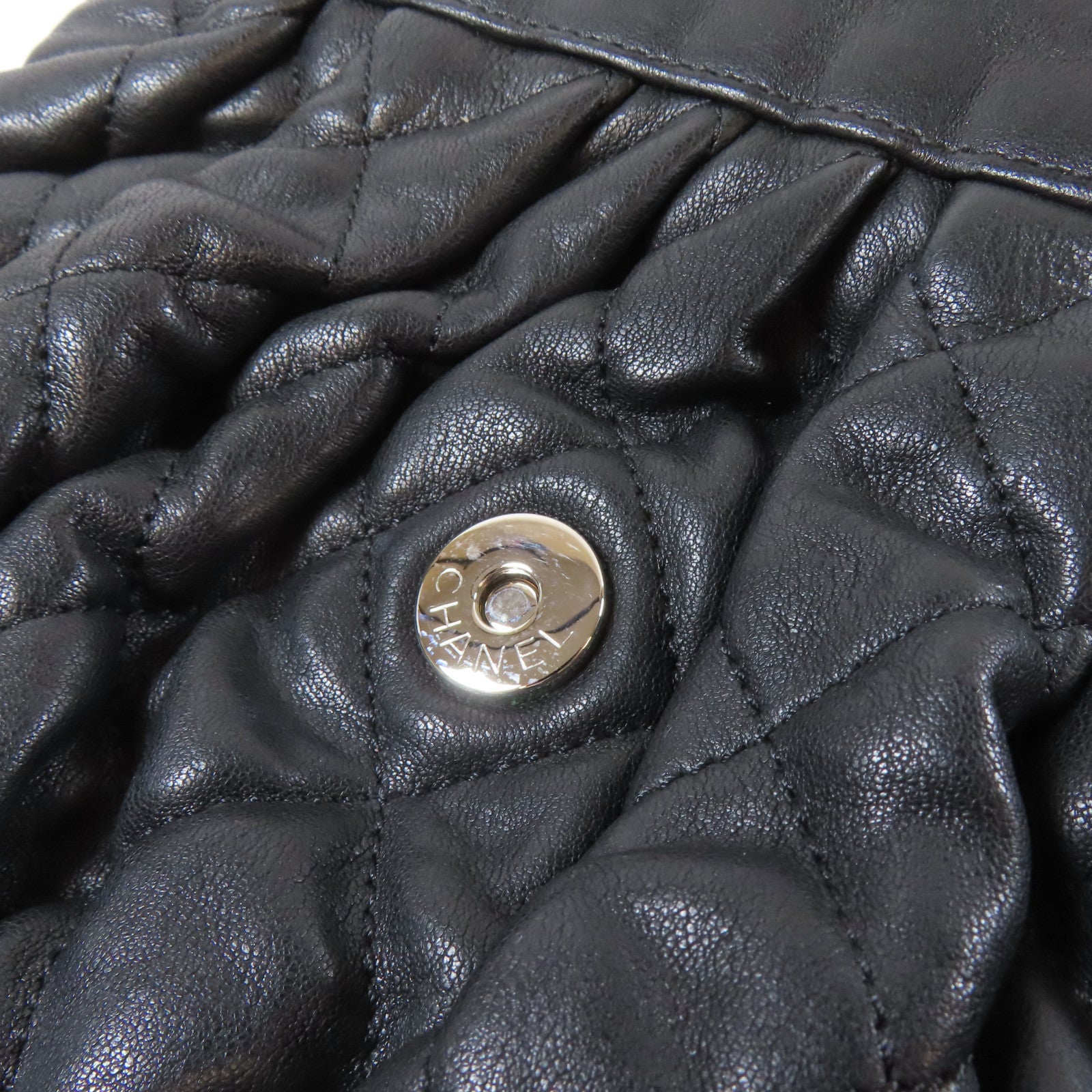 CHANEL 菱格牛皮皮革Chain Shoulder銀扣鏈帶肩背袋黑色