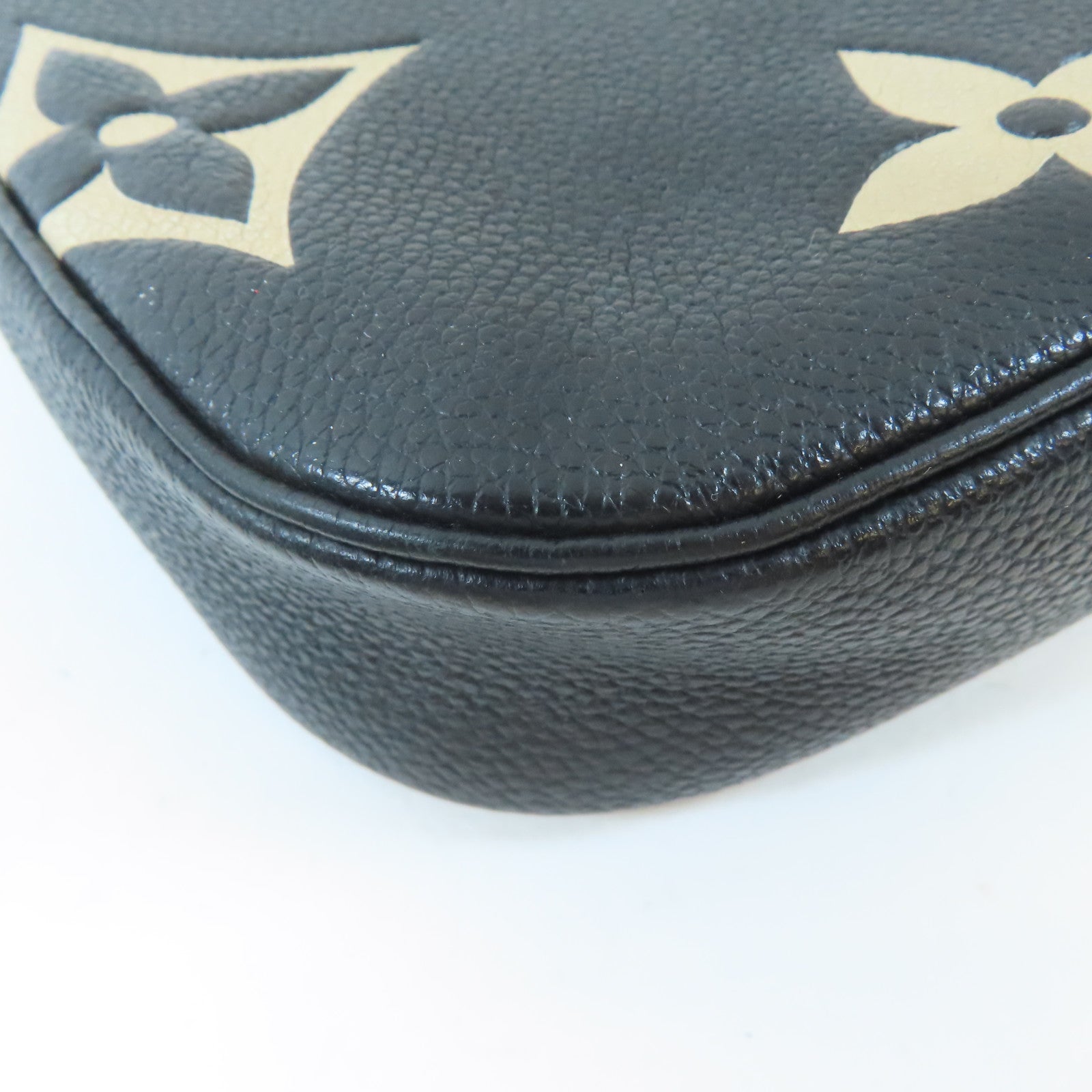 LOUIS VUITTON Monogram Empreinte Multi Pochette Accessoires金扣肩背袋黑色