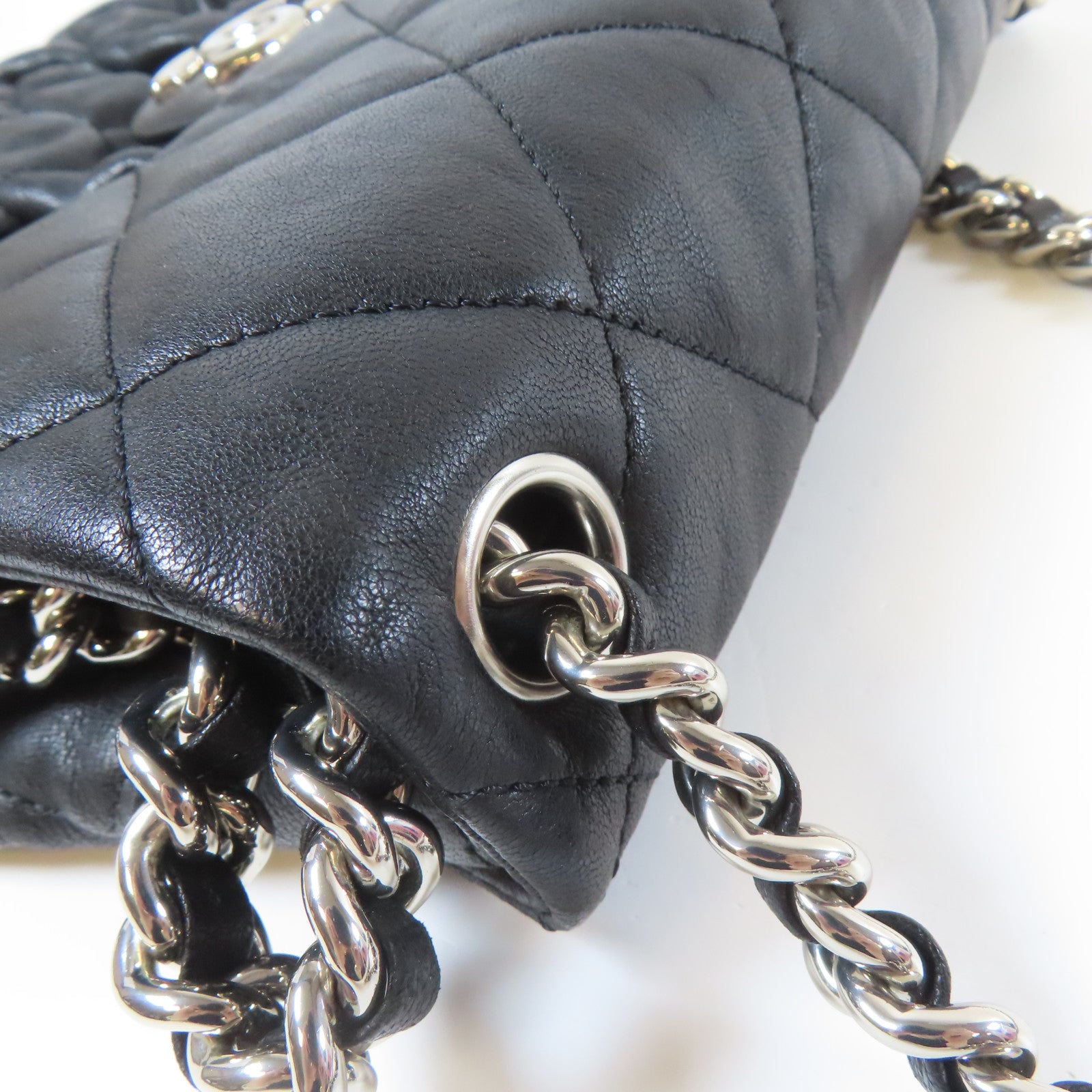 CHANEL 菱格牛皮皮革Chain Shoulder銀扣鏈帶肩背袋黑色