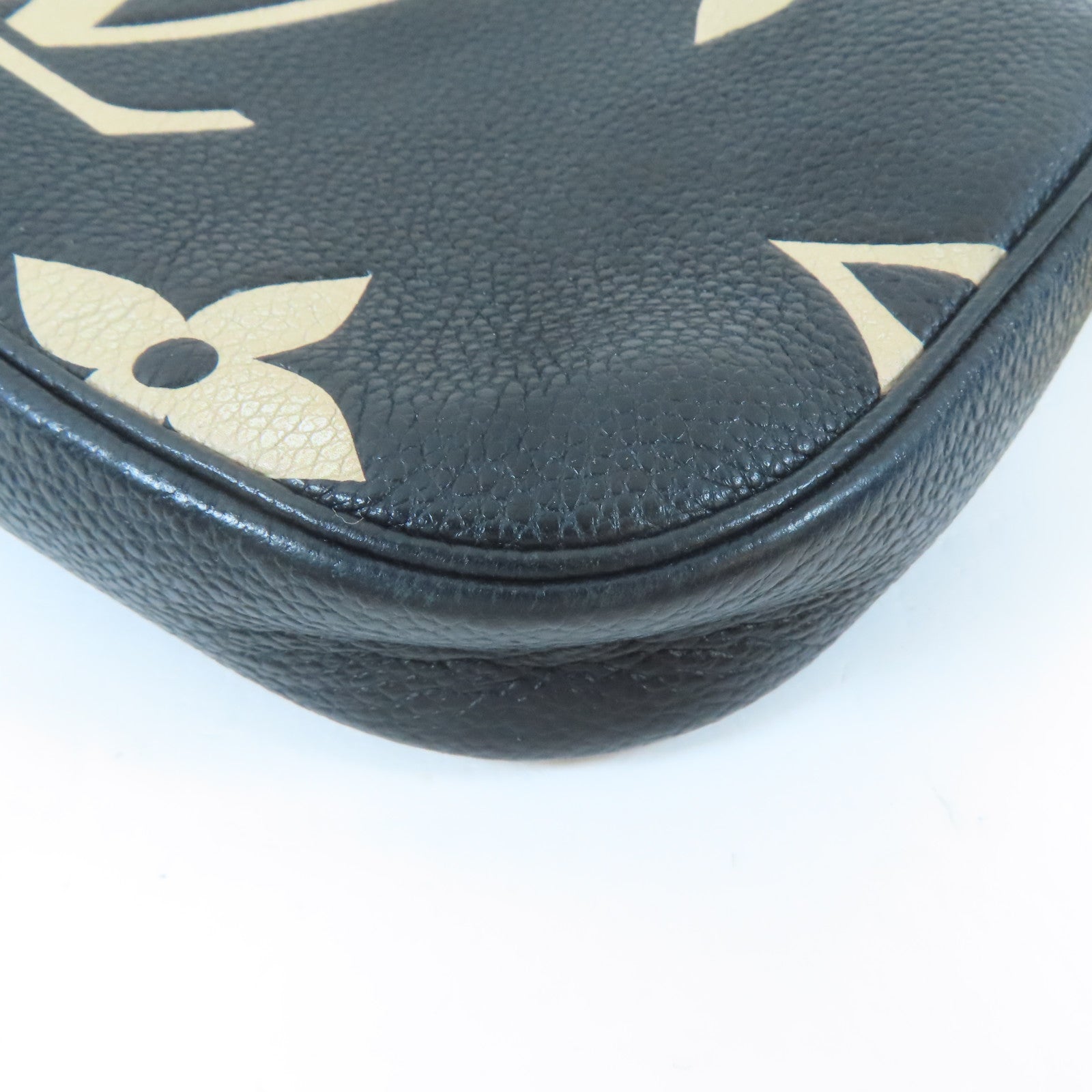 LOUIS VUITTON Monogram Empreinte Multi Pochette Accessoires金扣肩背袋黑色