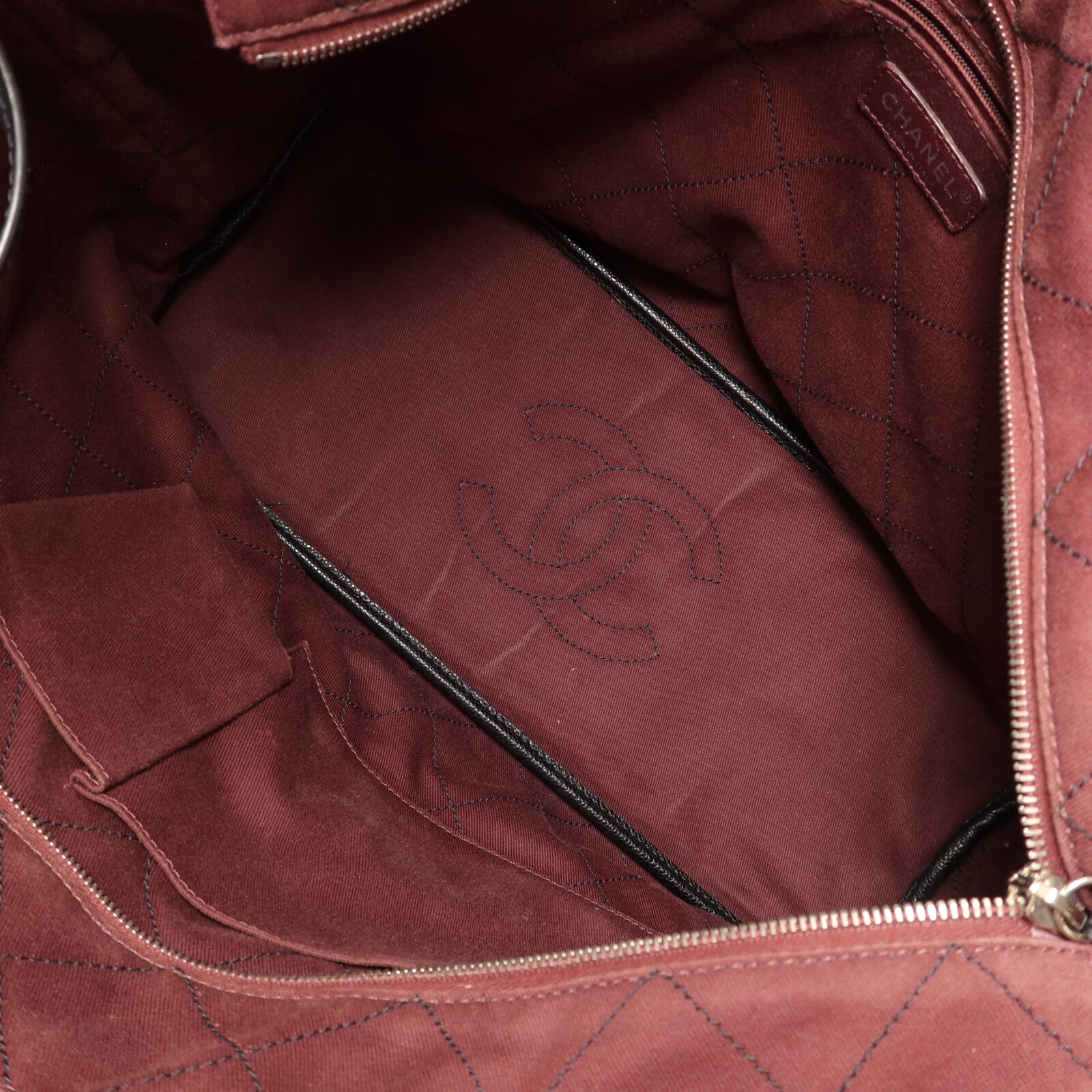 CHANEL 牛皮皮革On the Road Tote手挽袋