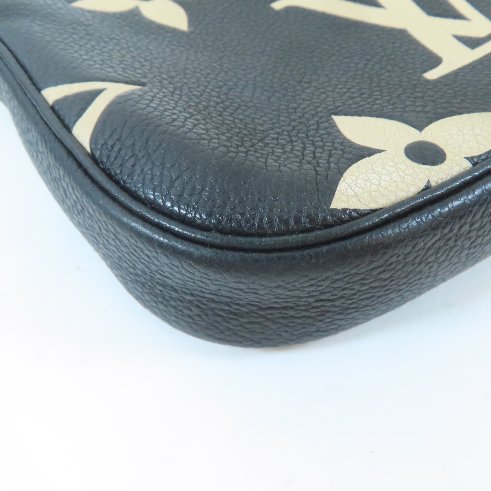 LOUIS VUITTON Monogram Empreinte Multi Pochette Accessoires金扣肩背袋黑色