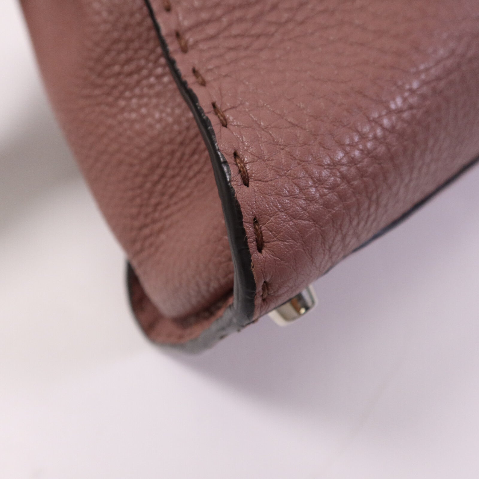FENDI 【激減優惠】牛皮皮革Peekaboo Medium銀扣手挽肩背兩用袋