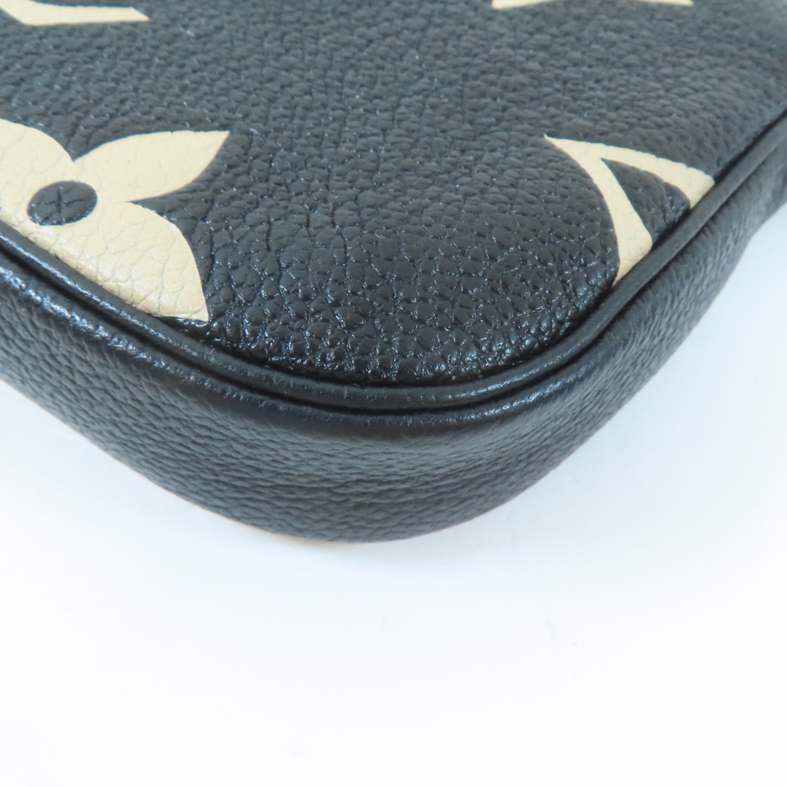 LOUIS VUITTON Monogram Empreinte Multi Pochette Accessoires金扣肩背袋黑色