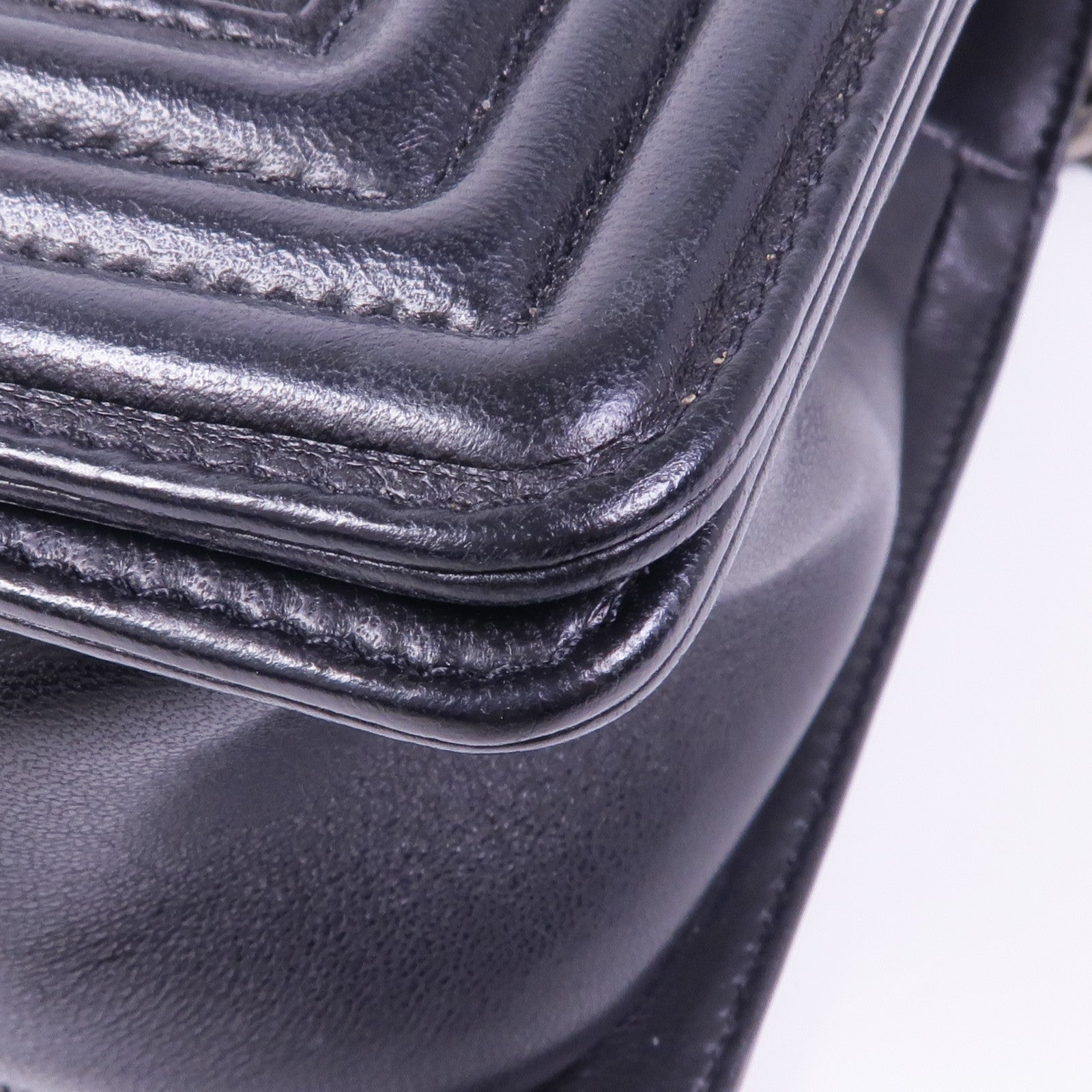 CHANEL 羊皮皮革Boy 25銀扣鏈帶肩背袋