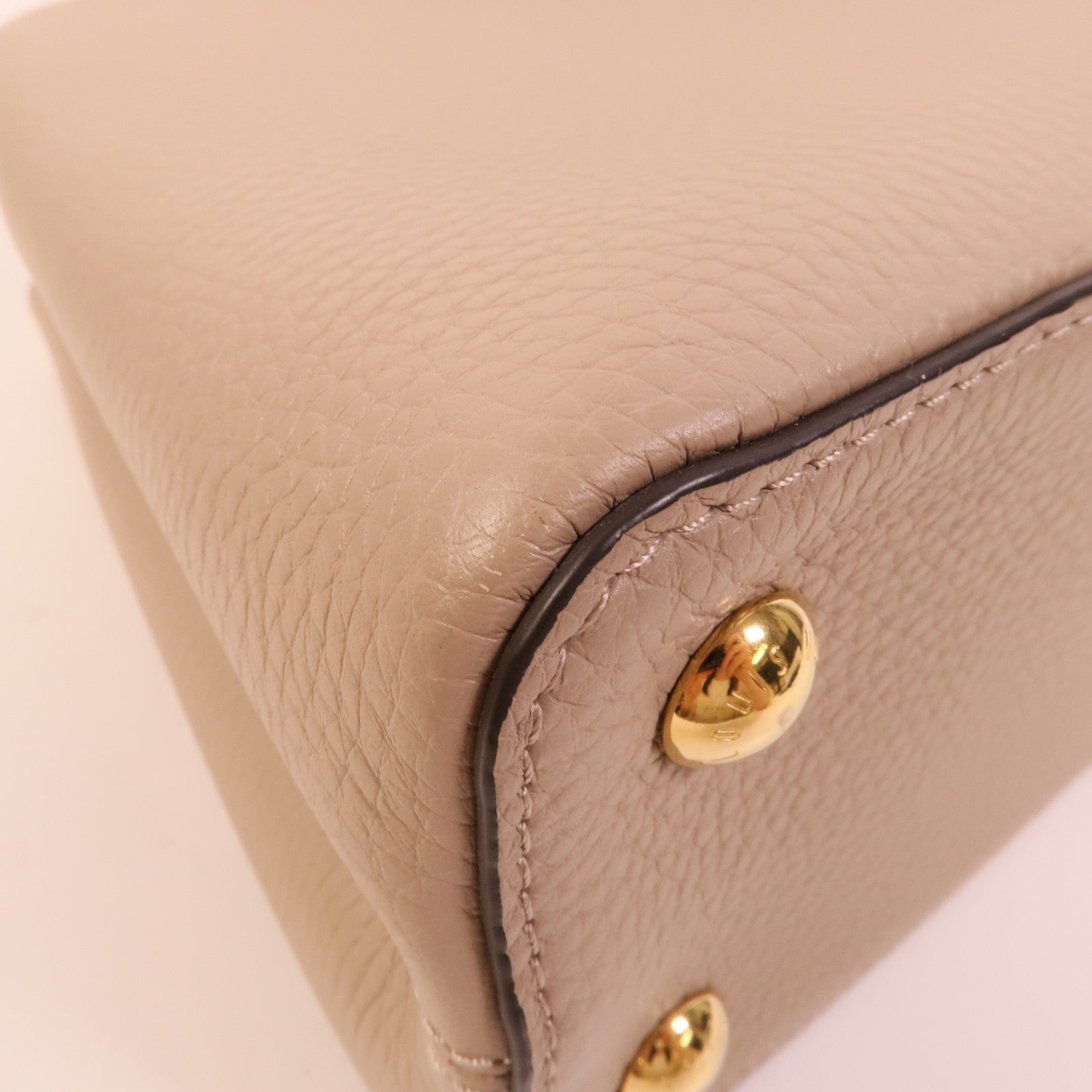 LOUIS VUITTON Taurillon皮革Capucines MM手挽肩背兩用袋