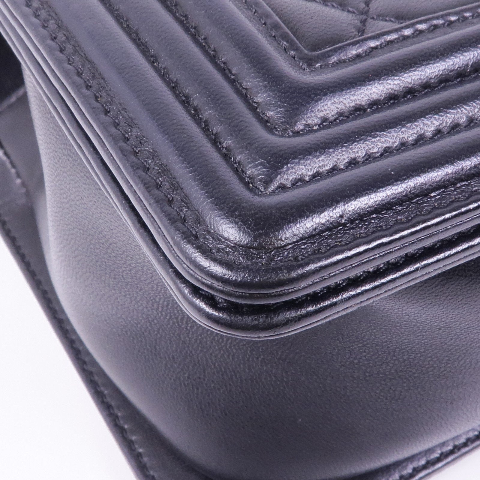 CHANEL 羊皮皮革Boy 25銀扣鏈帶肩背袋