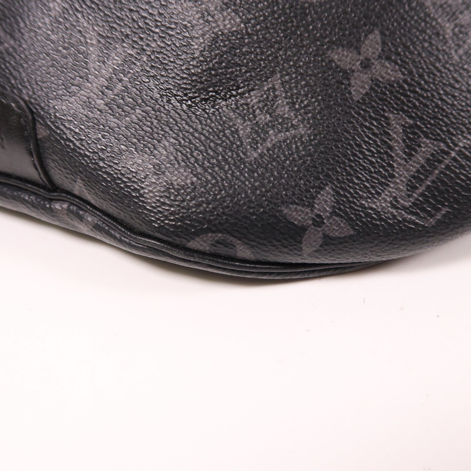 LOUIS VUITTON Monogram Eclipse Discovery Bumbag PM腰包黑色