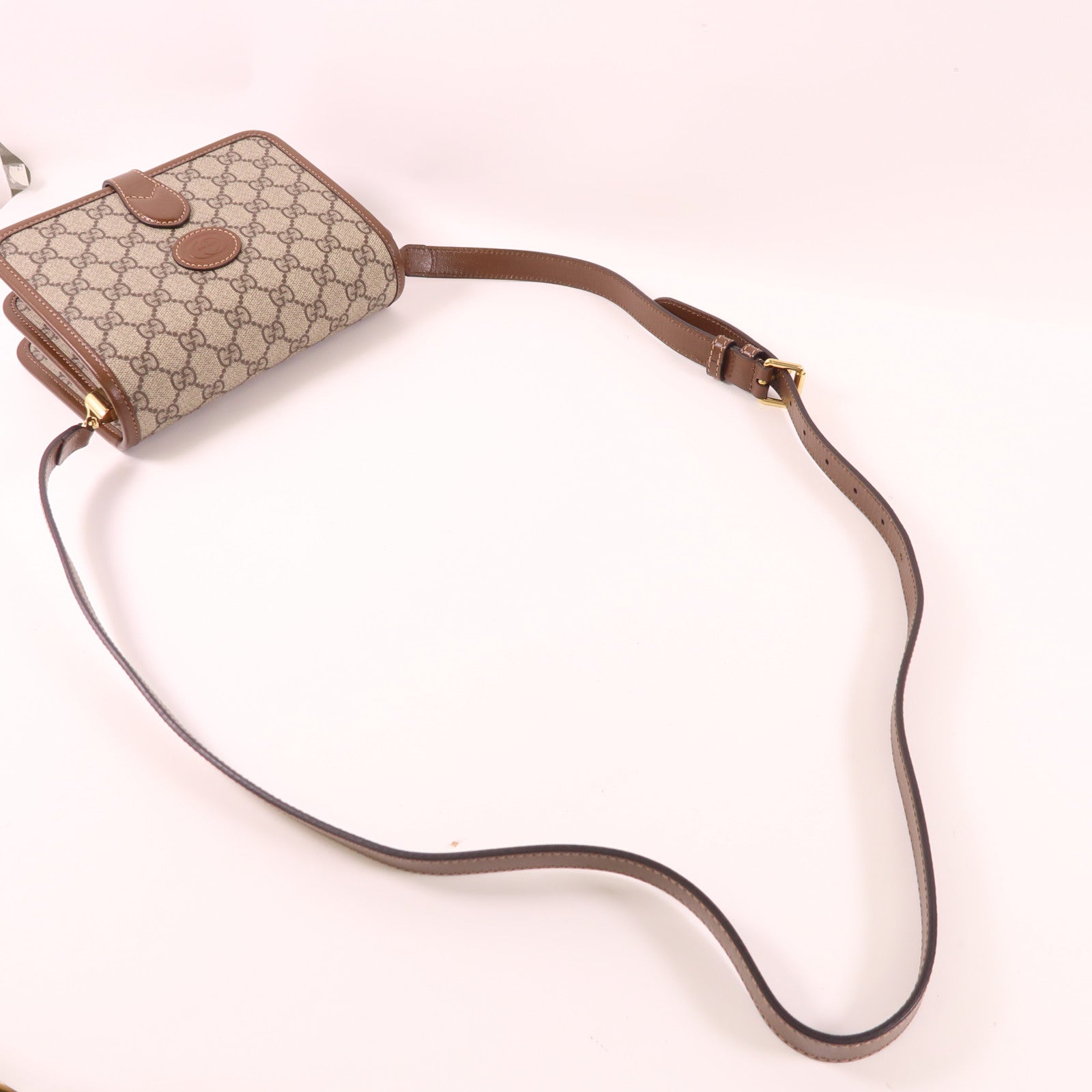 GUCCI 塗層帆布GG Retro Shoulder Bag金扣肩背袋