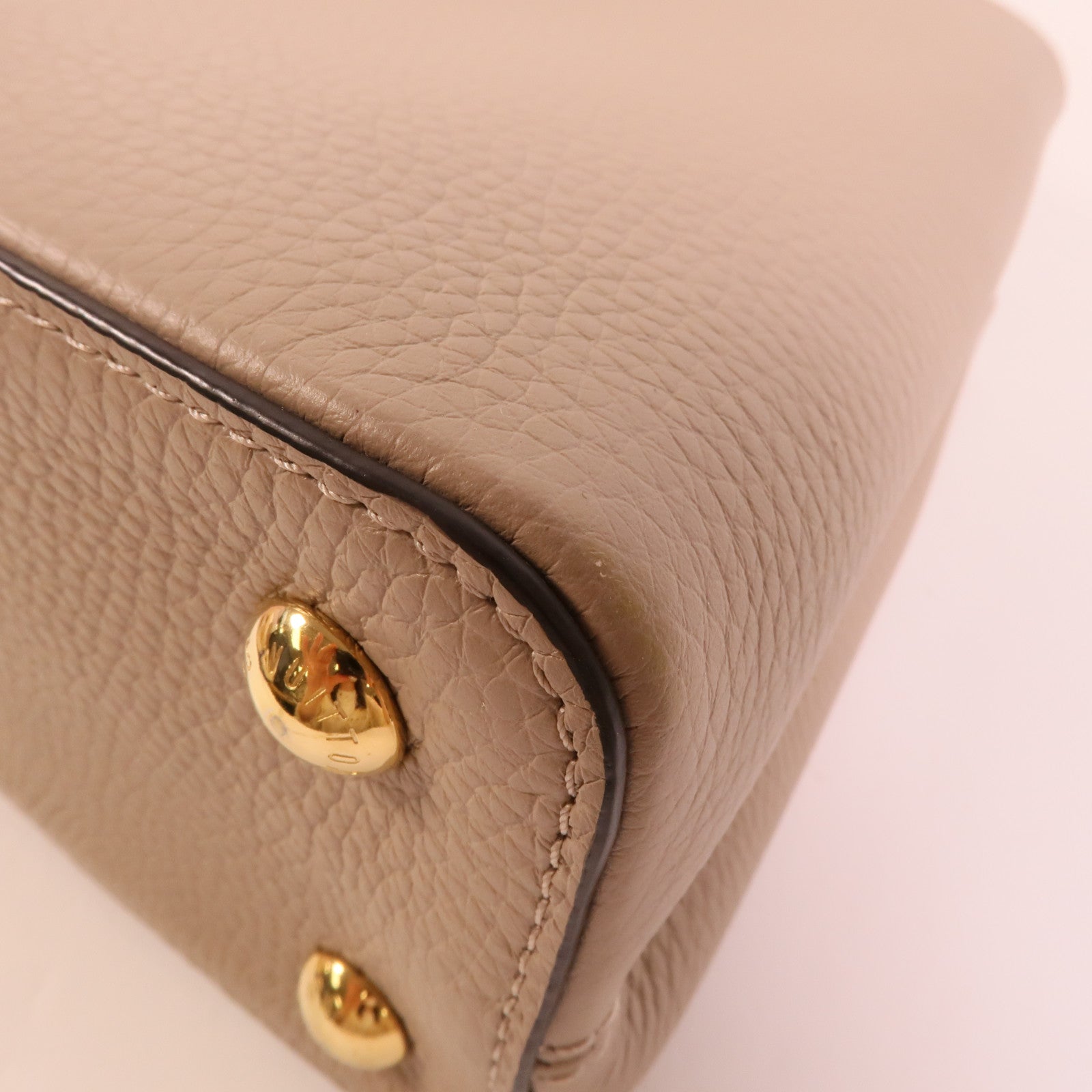 LOUIS VUITTON Taurillon皮革Capucines MM手挽肩背兩用袋