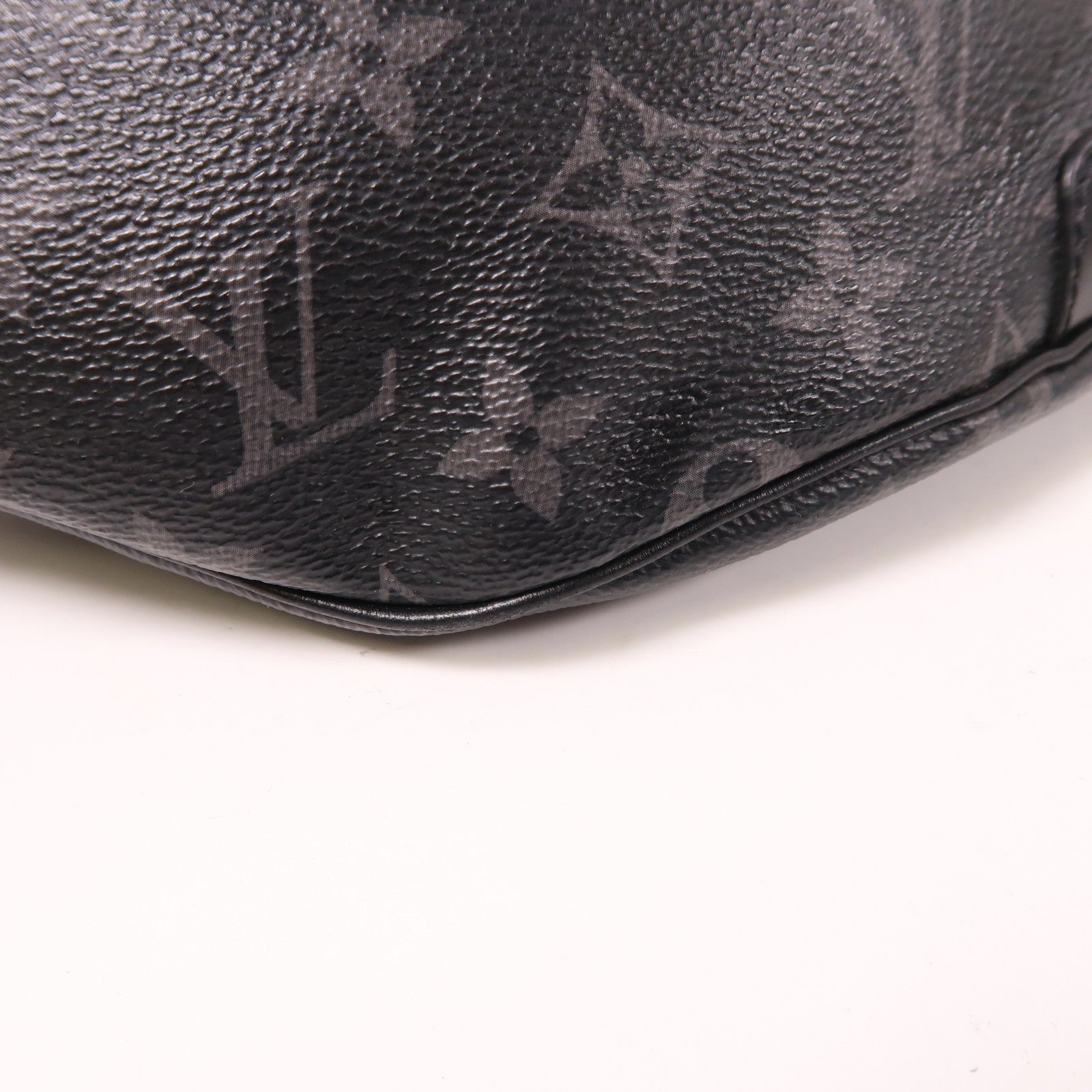 LOUIS VUITTON Monogram Eclipse Discovery Bumbag PM腰包黑色