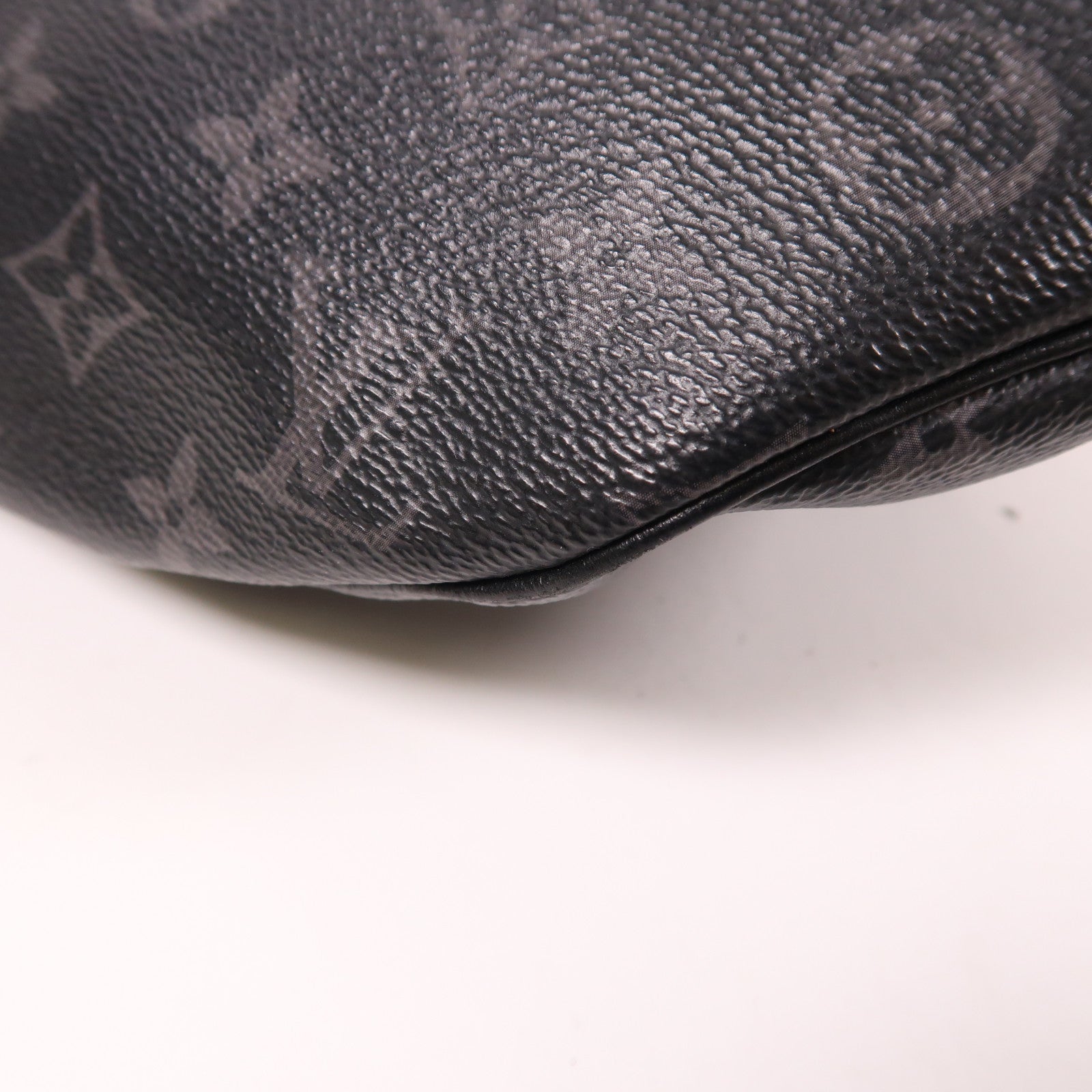 LOUIS VUITTON Monogram Eclipse Discovery Bumbag PM腰包黑色