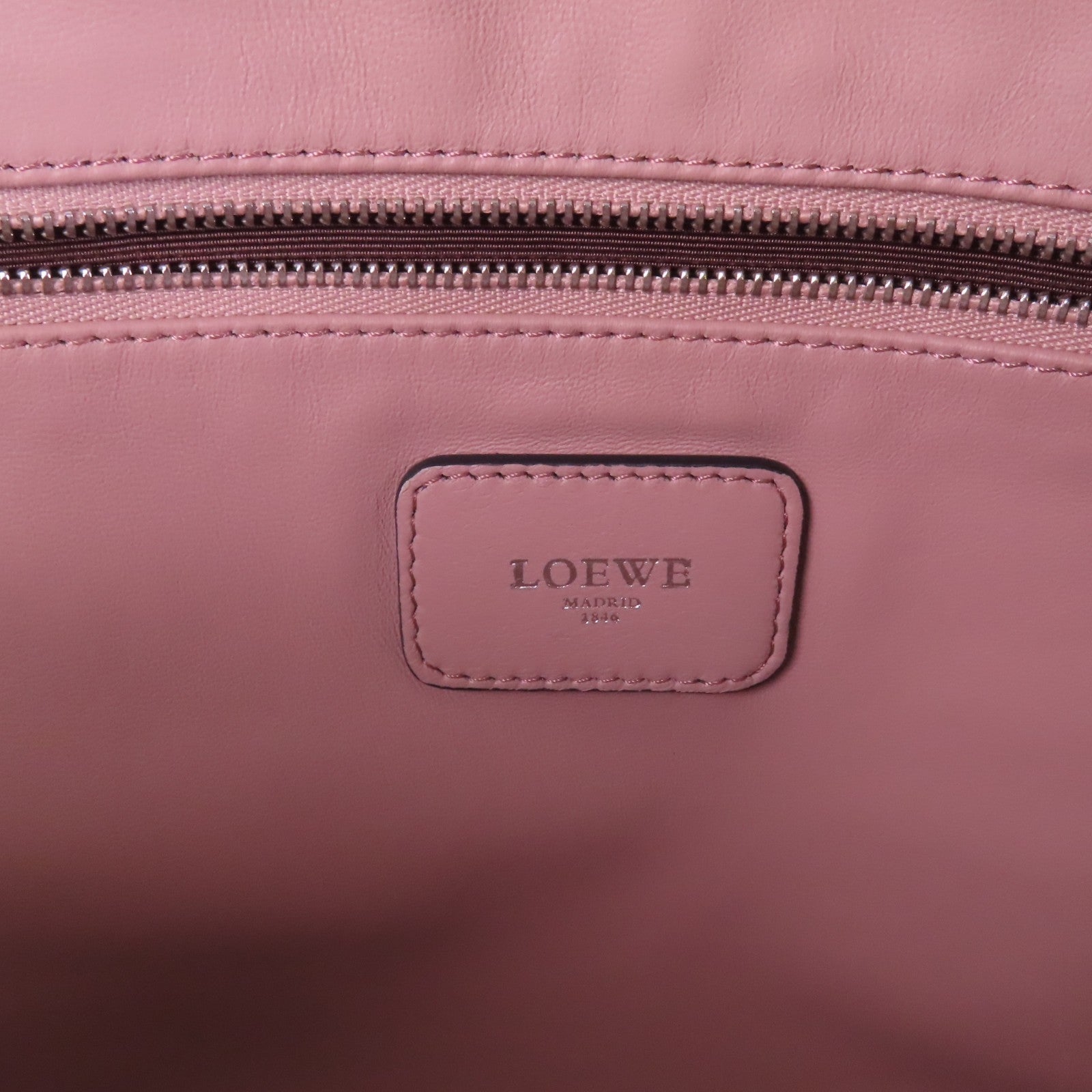 LOEWE 牛皮皮革Amazona 36銀扣肩背袋