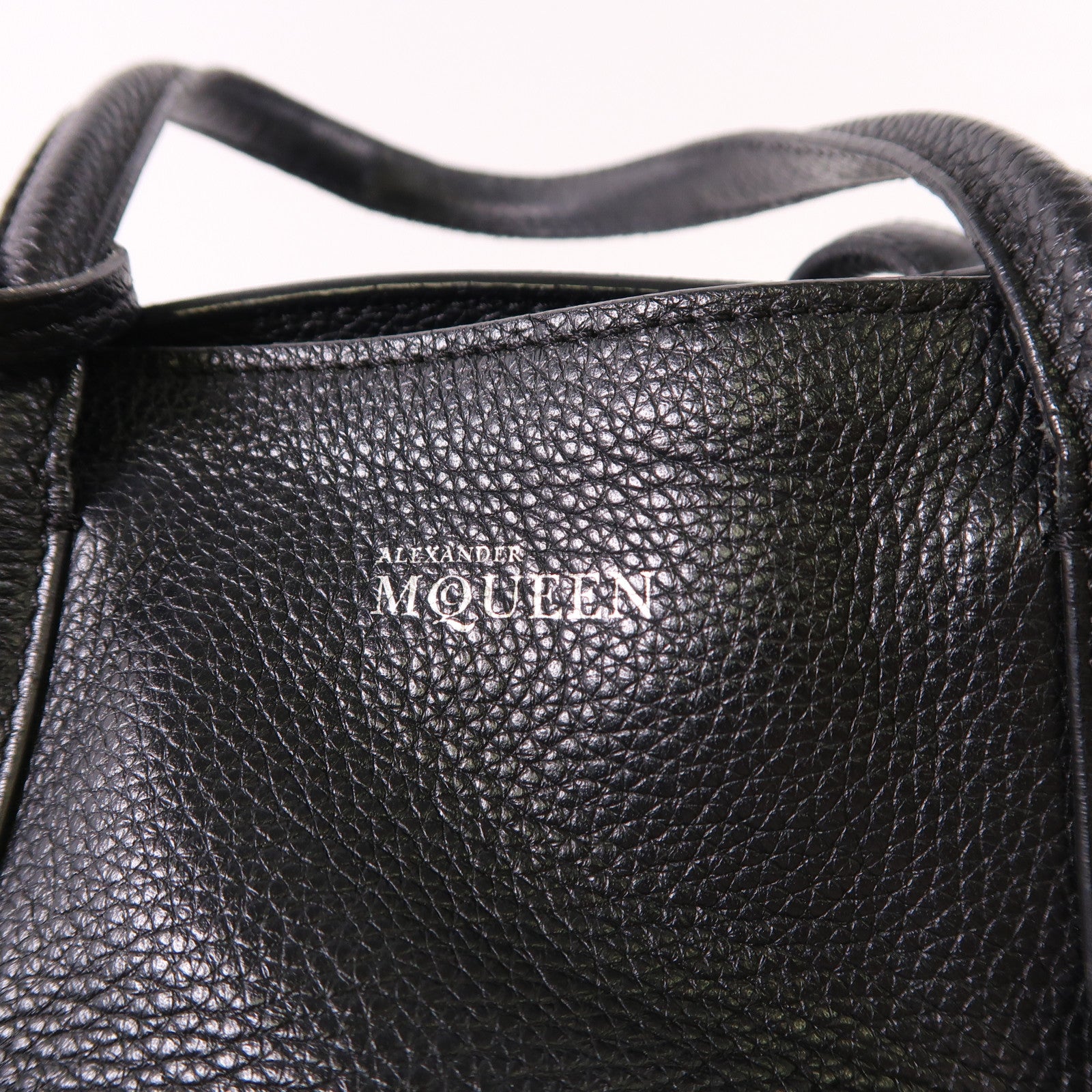 Alexander McQueen 牛皮皮革Skull Padlock 2 Way Bag銀扣手挽肩背兩用袋