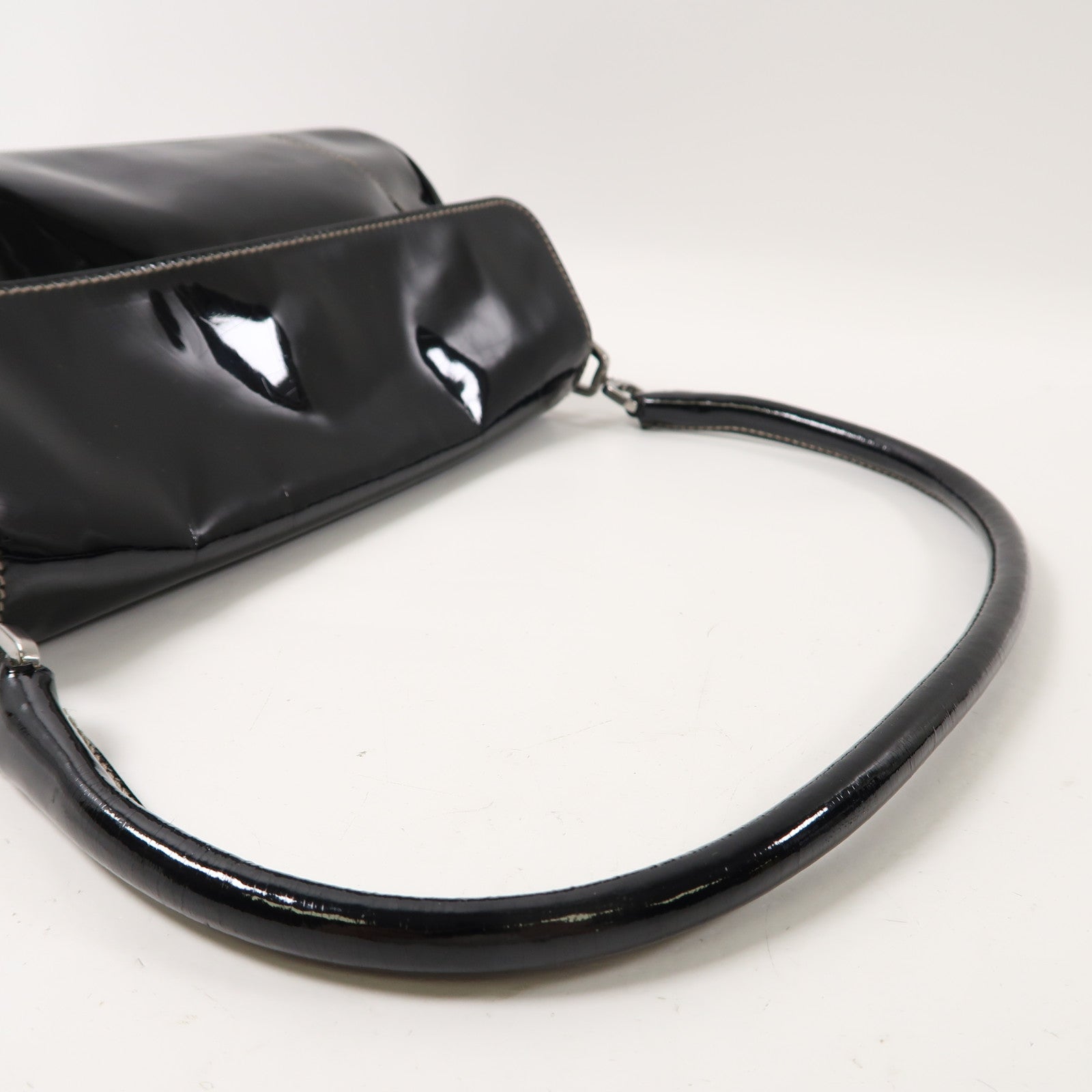 PRADA 【激減優惠】漆皮皮革Hand Bag銀扣肩背袋黑色