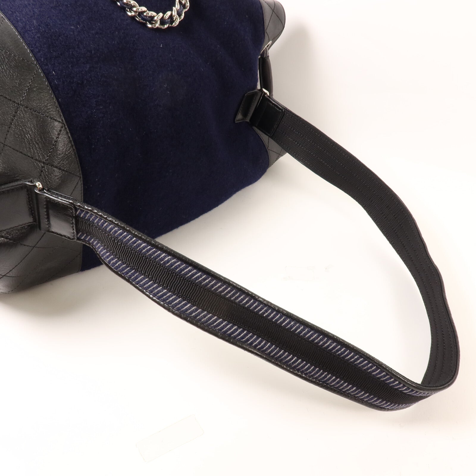 CHANEL 羊毛/牛皮皮革Drawstring Sling Bag鏈帶肩背袋