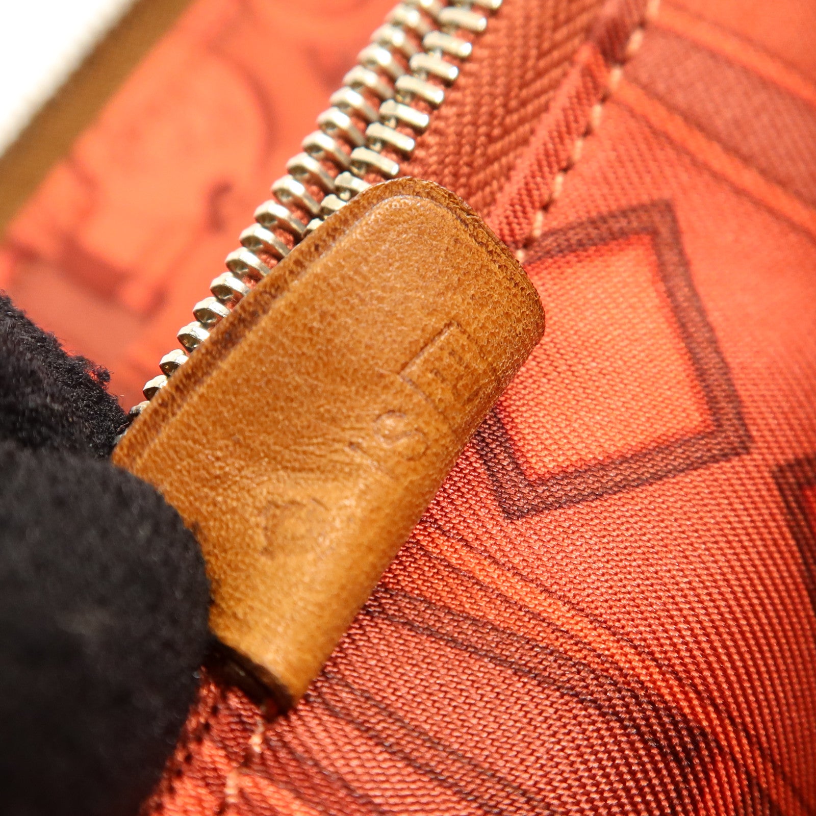 HERMES Barenia皮革Silk In Wallet銀扣長錢包Fauve