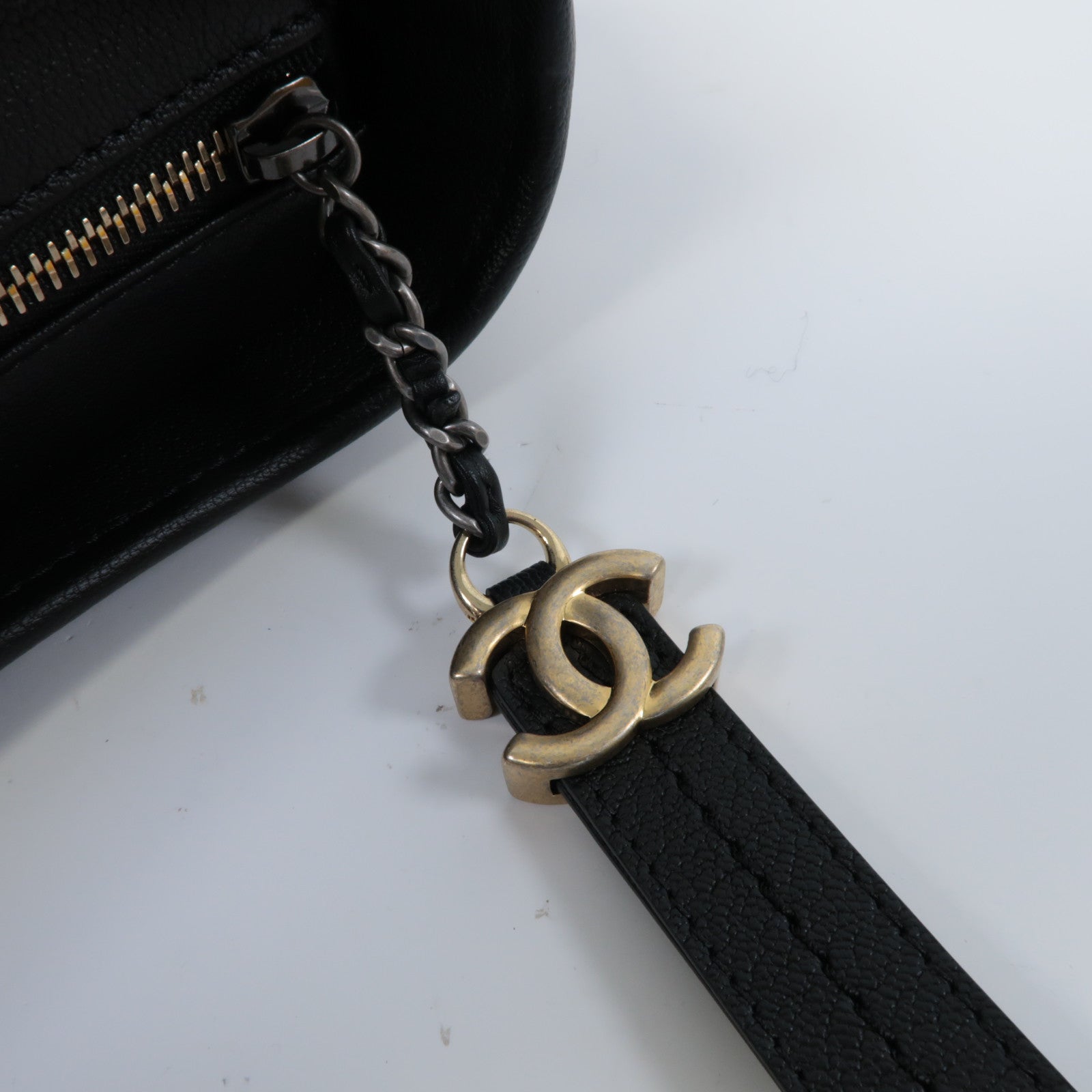 CHANEL 【激減優惠】牛皮皮革Chain Shoulder鏈帶肩背袋黑色