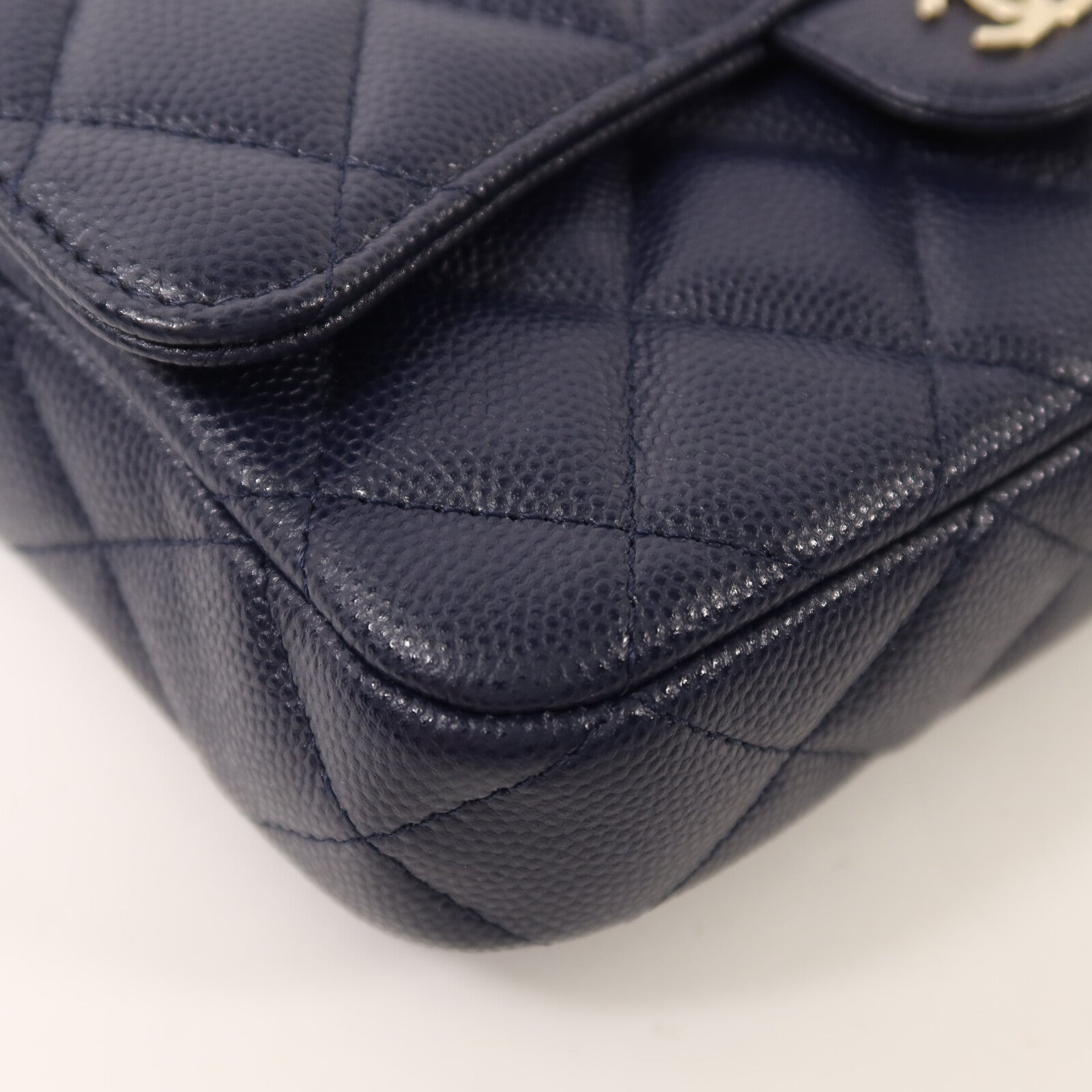 CHANEL 牛皮皮革Phone Case Bag金扣鏈帶肩背袋