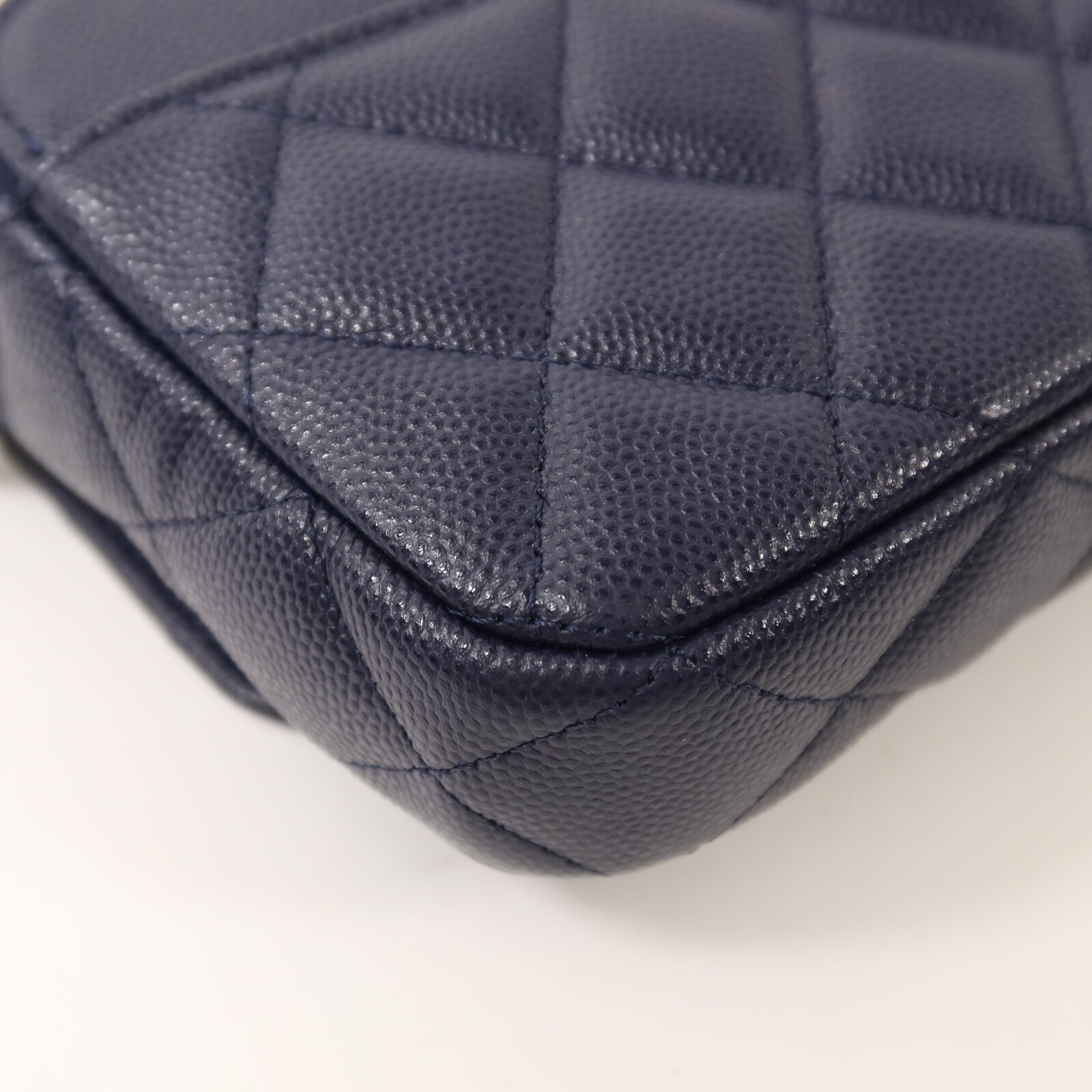 CHANEL 牛皮皮革Phone Case Bag金扣鏈帶肩背袋
