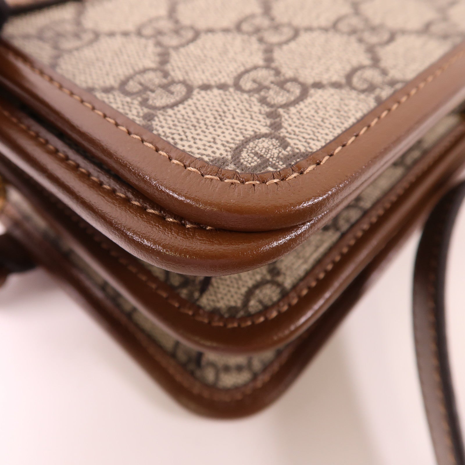 GUCCI 塗層帆布GG Retro Shoulder Bag金扣肩背袋