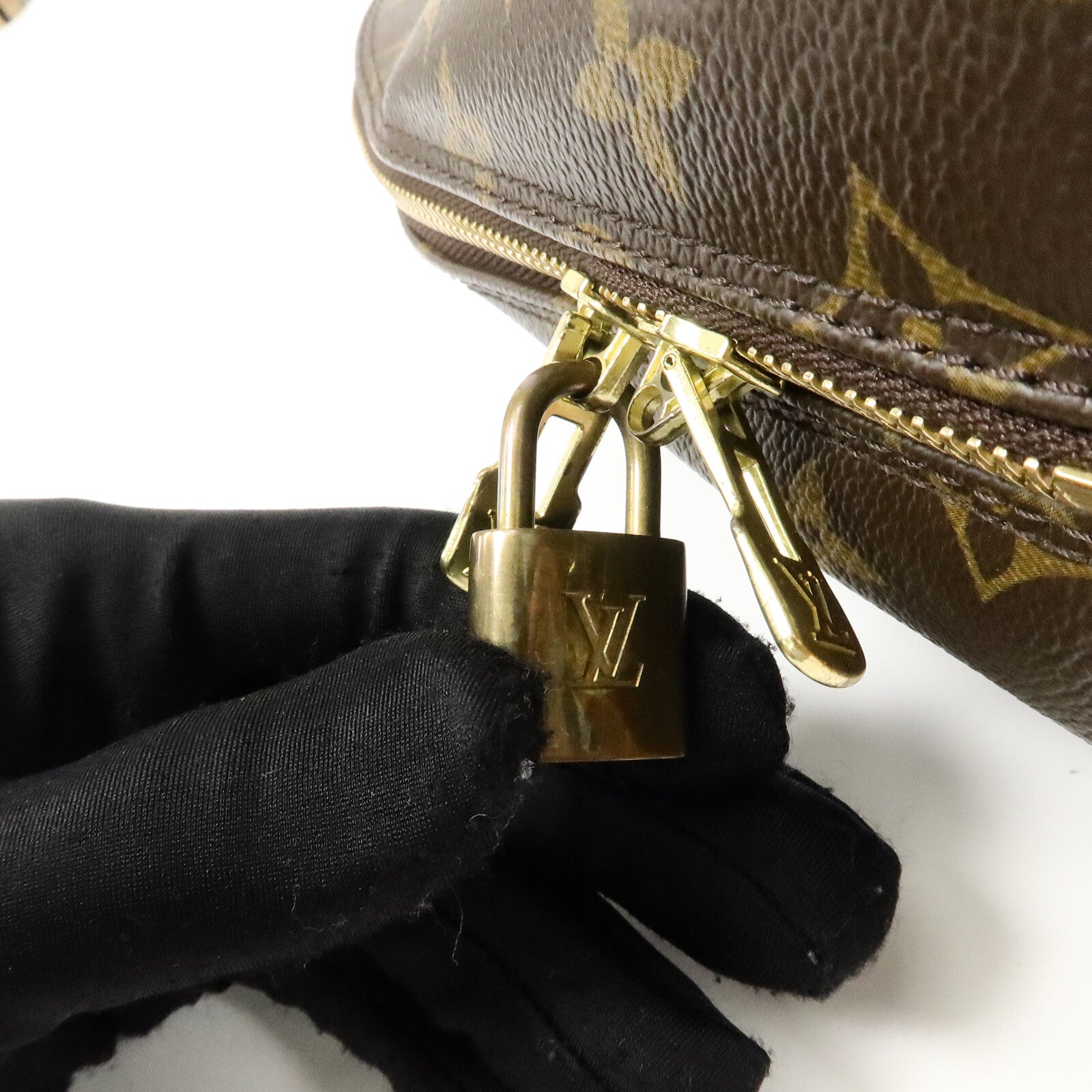 LOUIS VUITTON Monogram Alma金扣手挽袋棕色