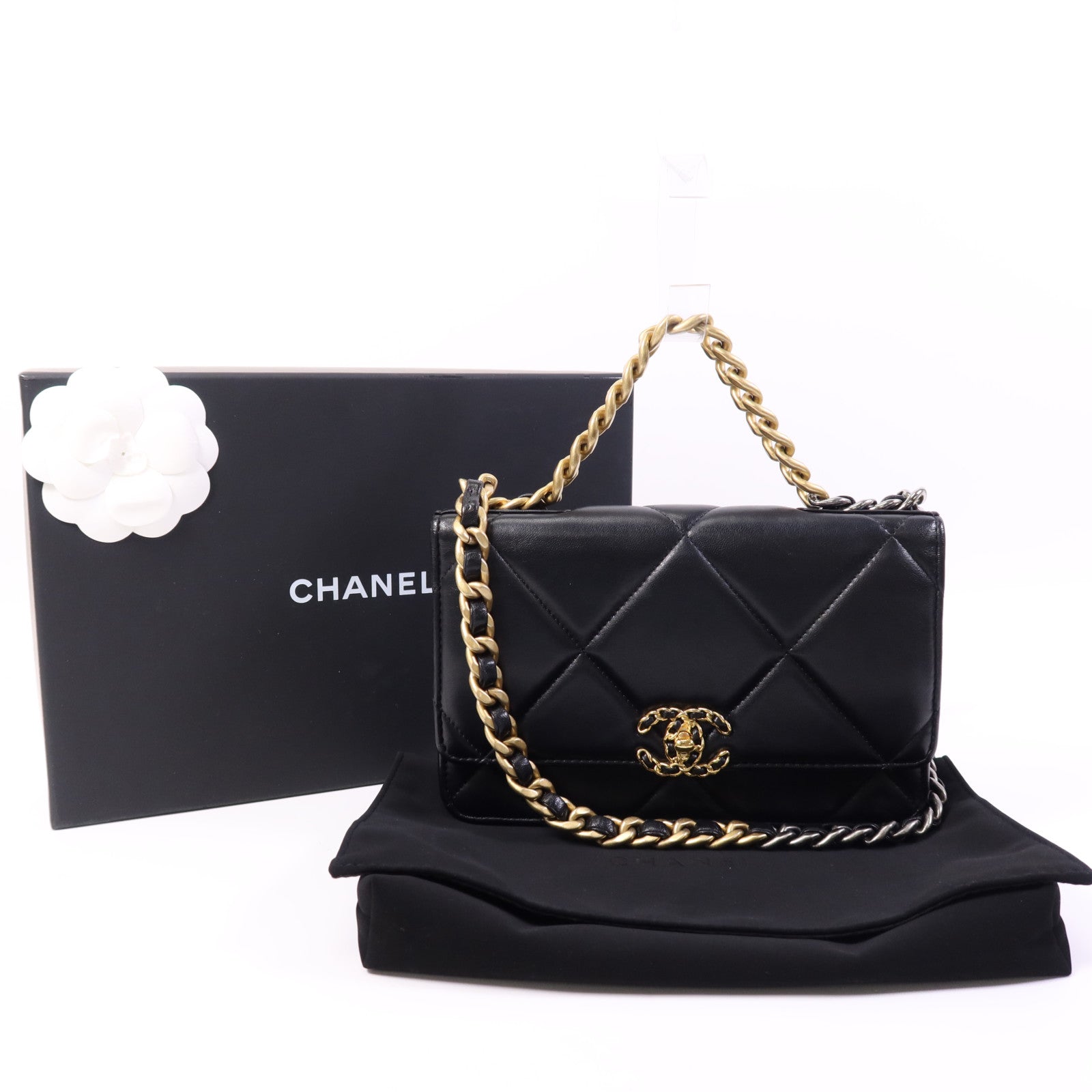 CHANEL 羊皮皮革Chanel 19 WOC鏈帶肩背袋