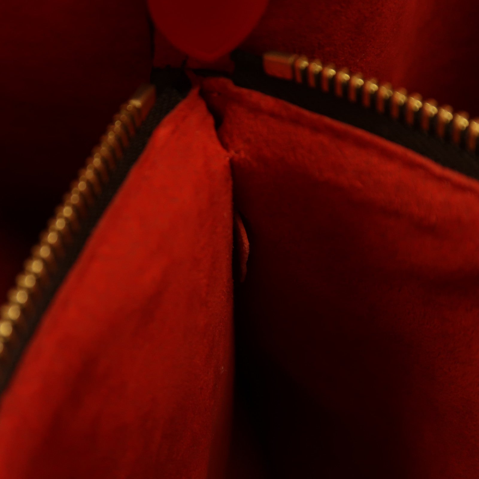 LOUIS VUITTON Monogram Neo Noe MM金扣肩背袋Coquelicot/紅色
