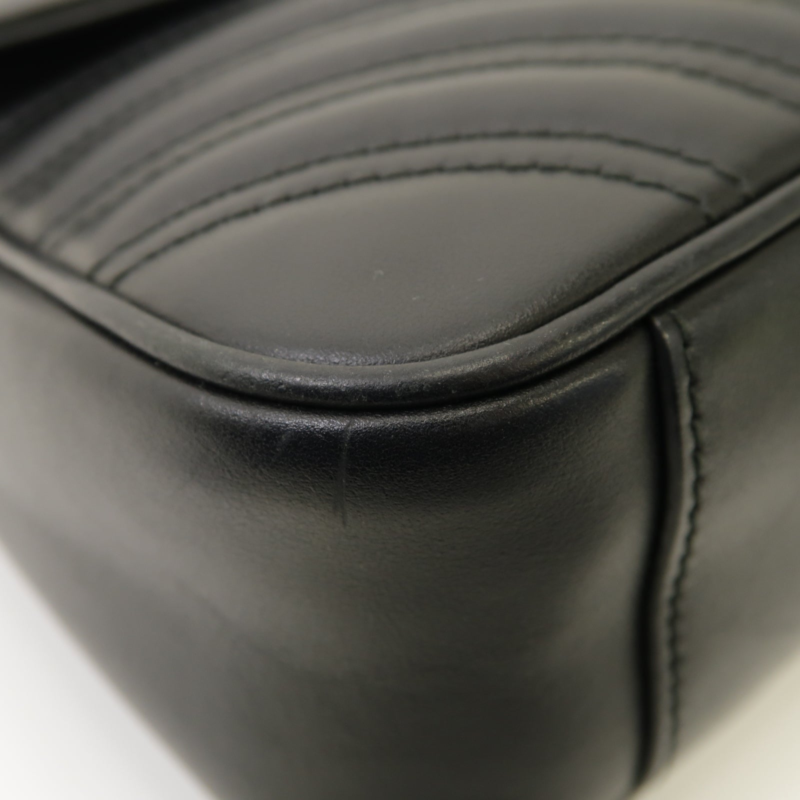 GUCCI 牛皮皮革Shoulder Bag金扣鏈帶肩背袋黒色