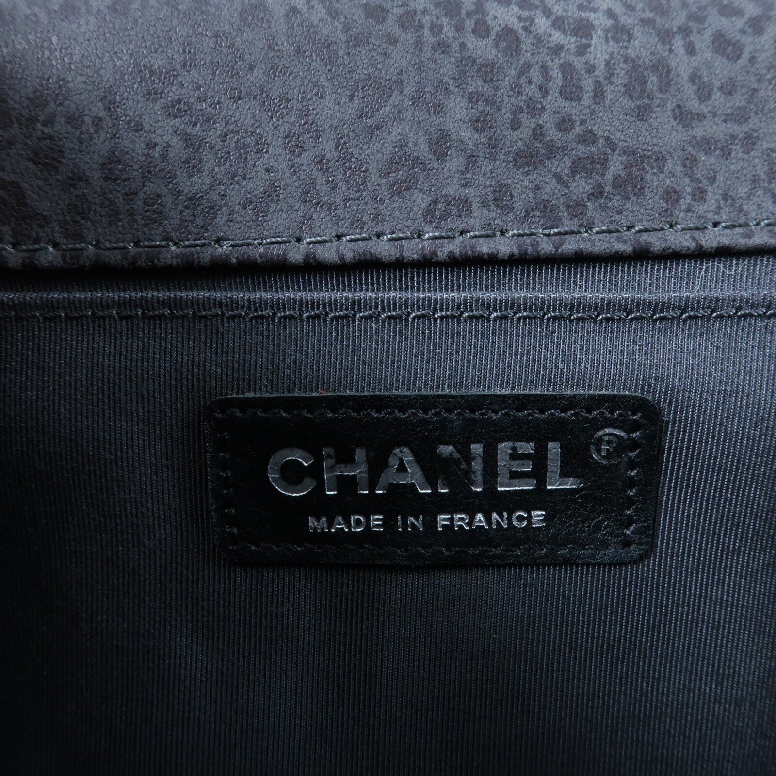 CHANEL Textured Suede Boy 25鏈帶肩背袋