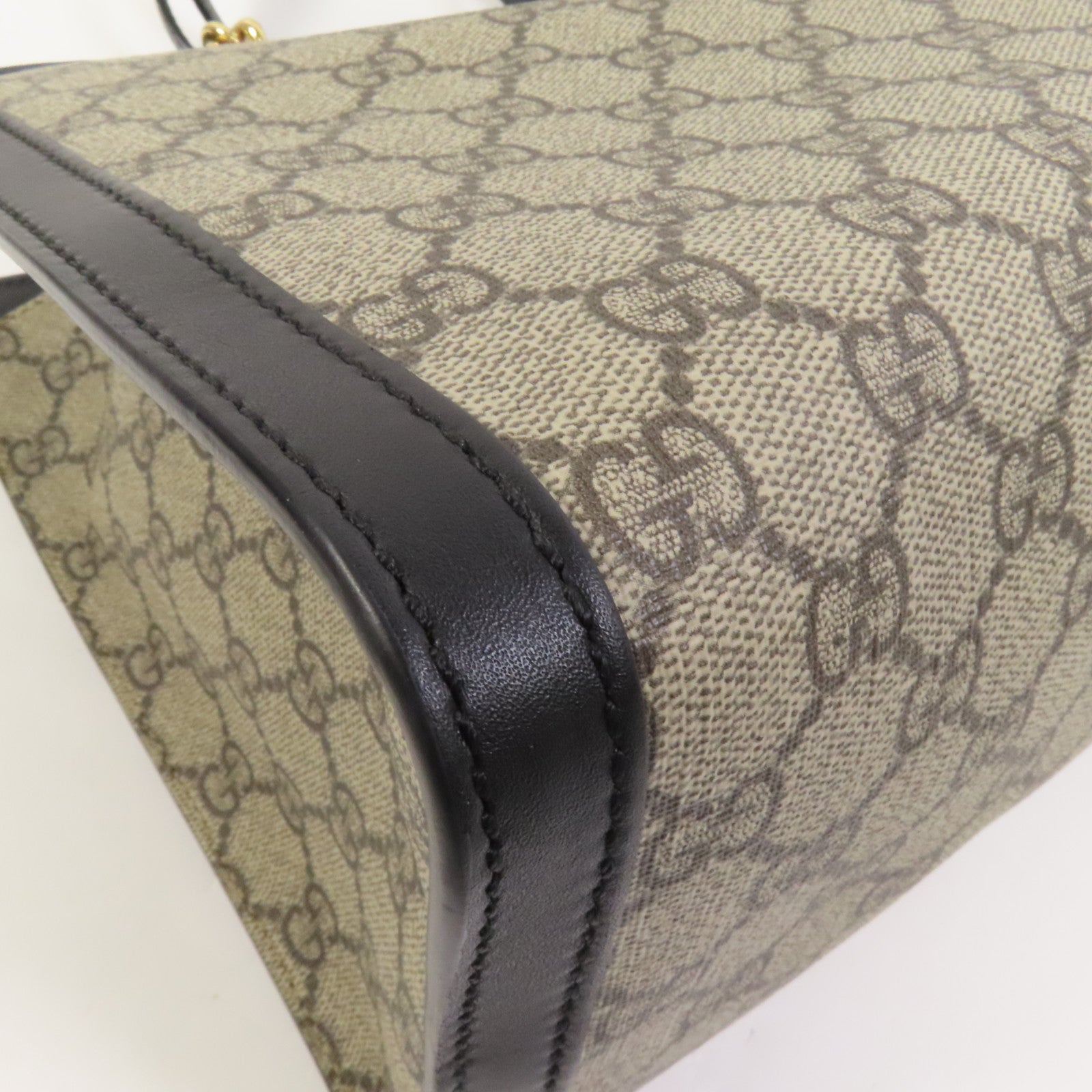 GUCCI 塗層帆布Padlock Medium Chain Shoulder Bag金扣鏈帶肩背袋