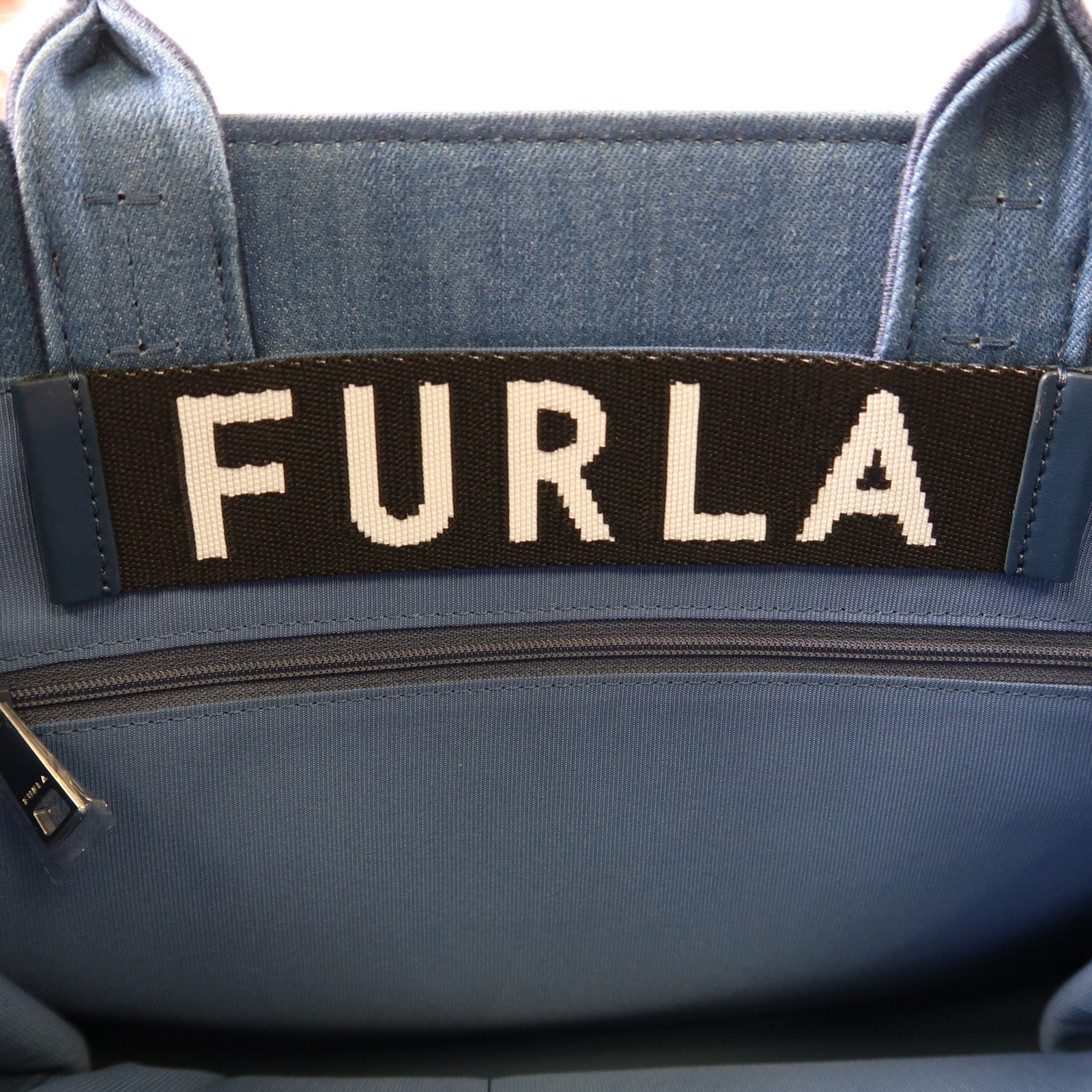 Furla 牛仔布Hand Bag銀扣手挽袋藍色
