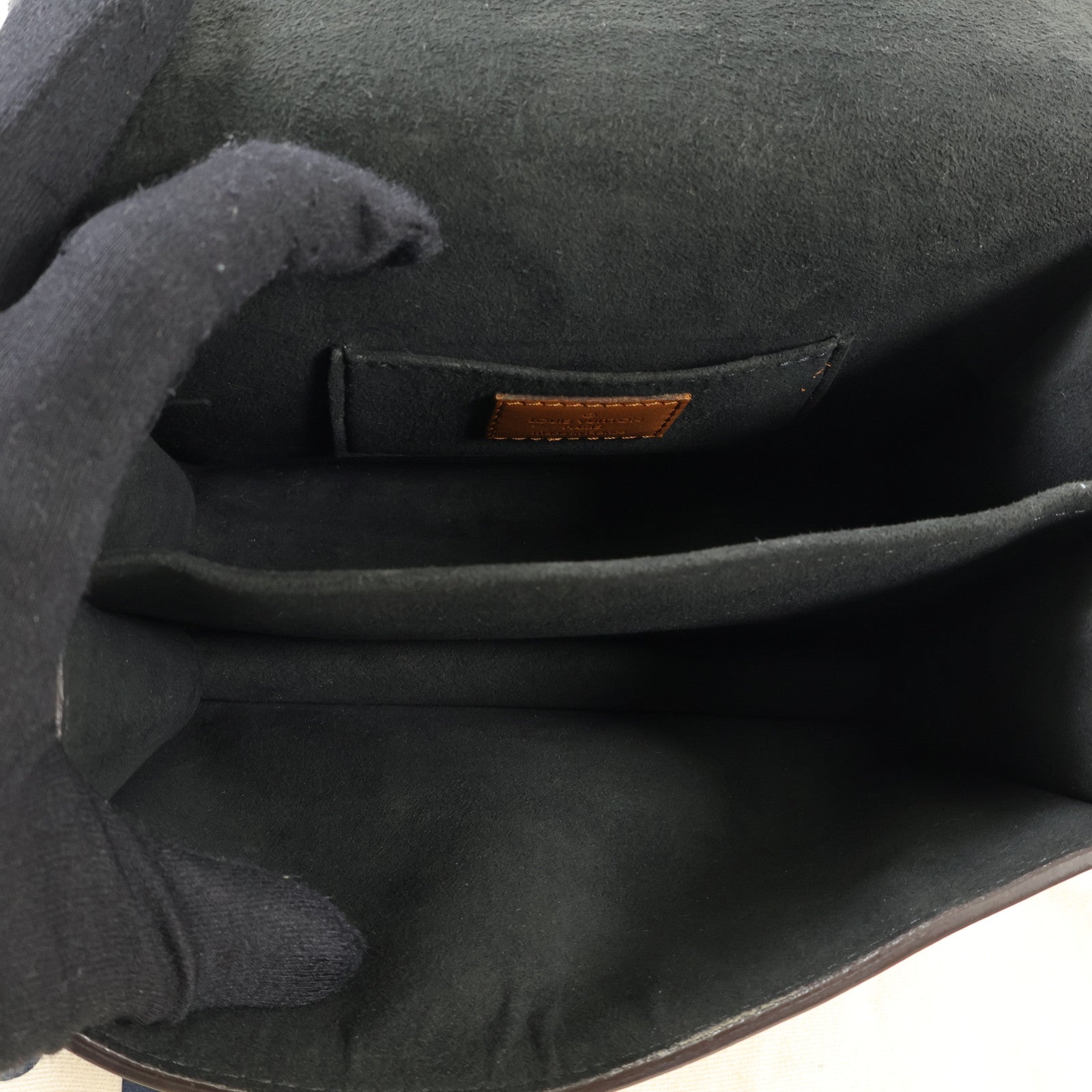 LOUIS VUITTON Monogram Reverse Mini Dauphine金扣肩背袋