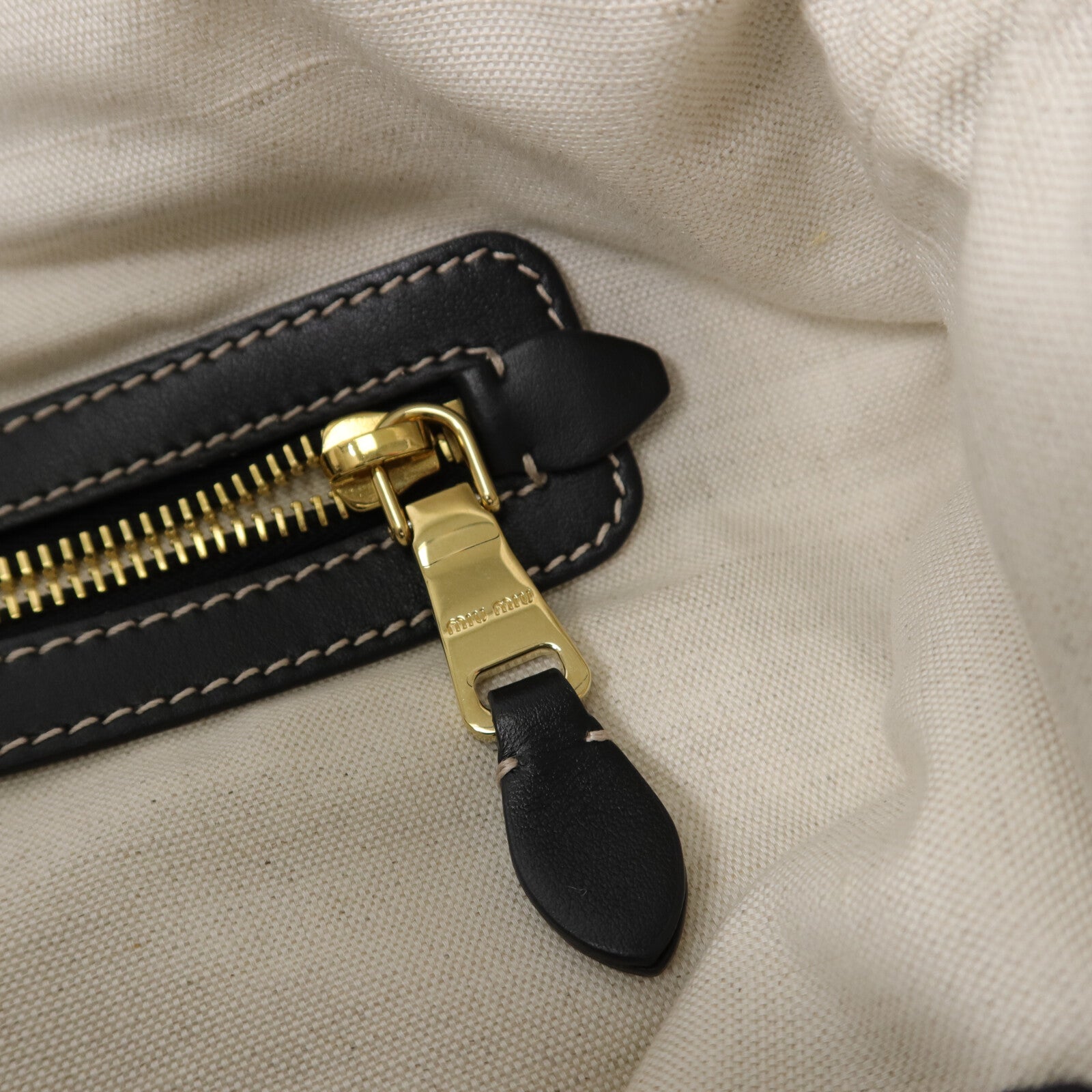 Miu Miu 牛皮皮革Ivy Leather Bag手挽袋