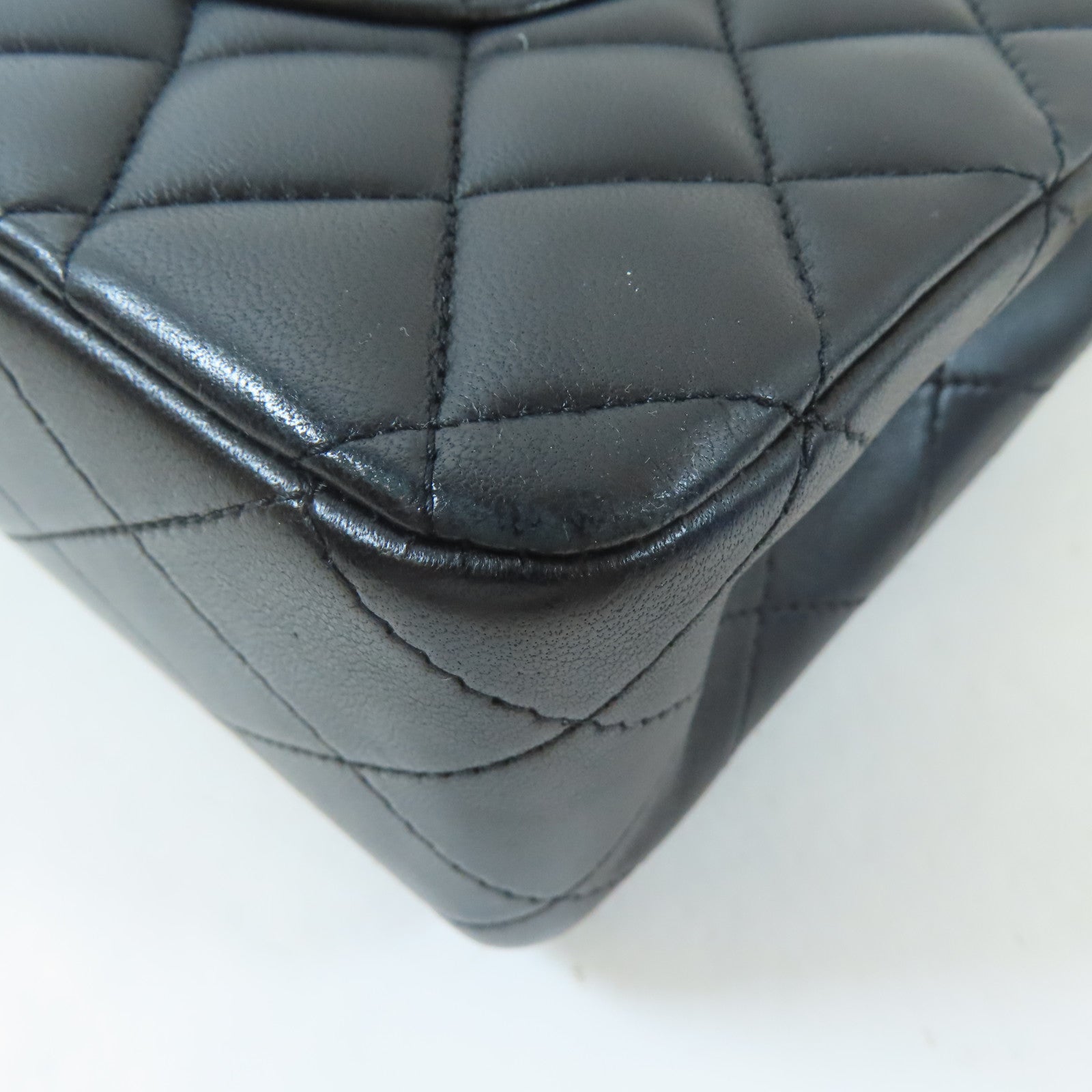 CHANEL 【激減優惠】菱格羊皮皮革Classic 25金扣鏈帶肩背袋黑色