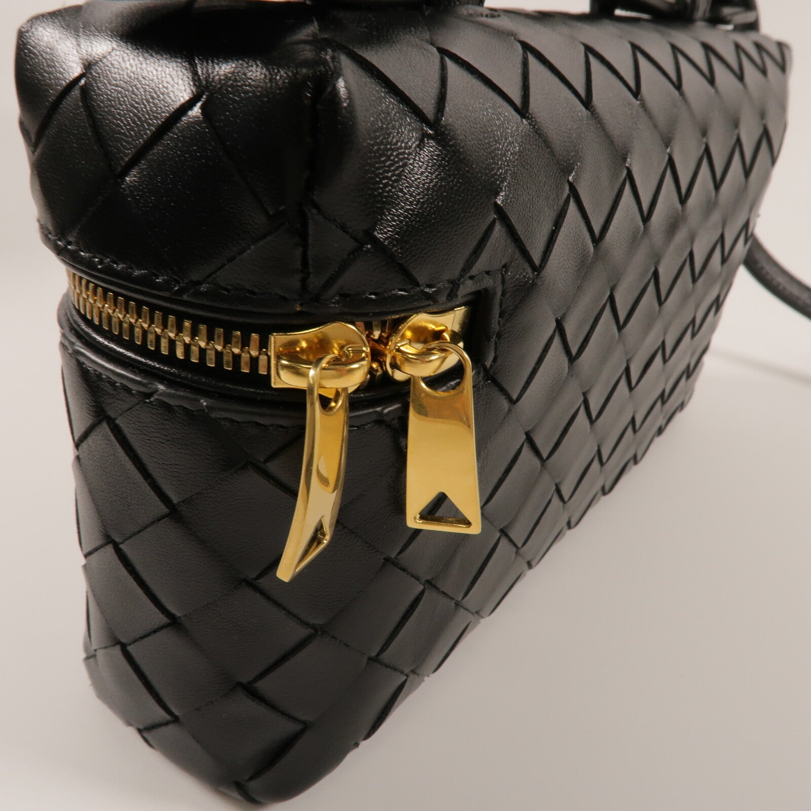 BOTTEGA VENETA 牛皮皮革Bang Bang手挽肩背兩用袋