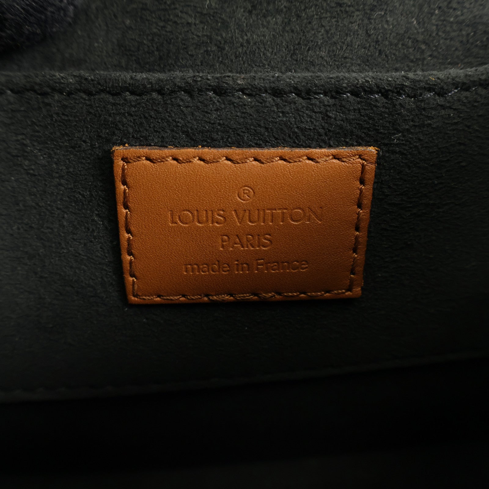 LOUIS VUITTON Monogram Reverse Mini Dauphine金扣肩背袋