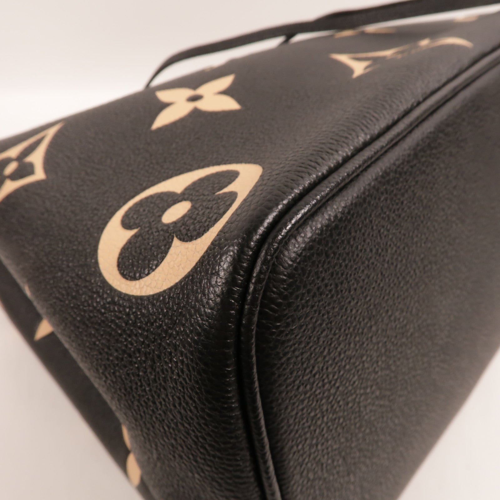 LOUIS VUITTON Monogram Empreinte Bicolor Neo Noe MM金扣手挽肩背兩用袋