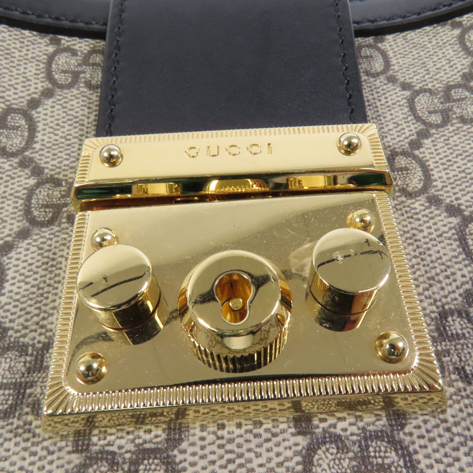 GUCCI 塗層帆布Padlock Medium Chain Shoulder Bag金扣鏈帶肩背袋
