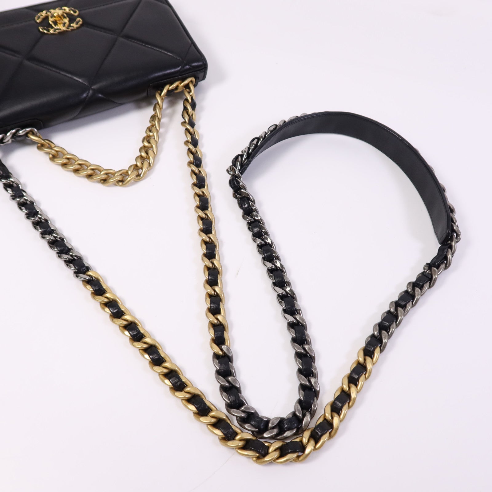 CHANEL 羊皮皮革Chanel 19 WOC鏈帶肩背袋