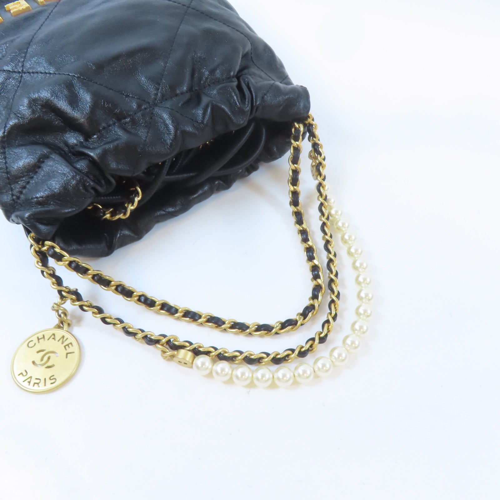 CHANEL 牛皮皮革Chanel 22 Mini金扣手挽肩背兩用袋黑色