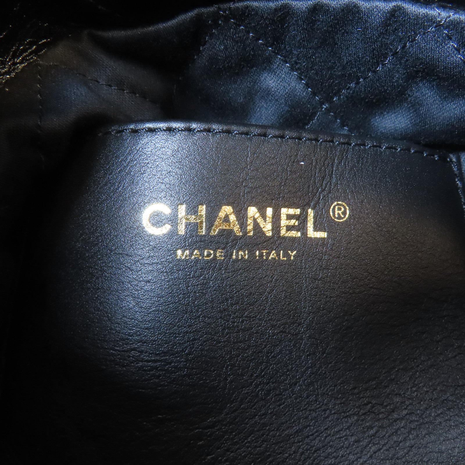CHANEL 牛皮皮革Chanel 22 Mini金扣手挽肩背兩用袋黑色