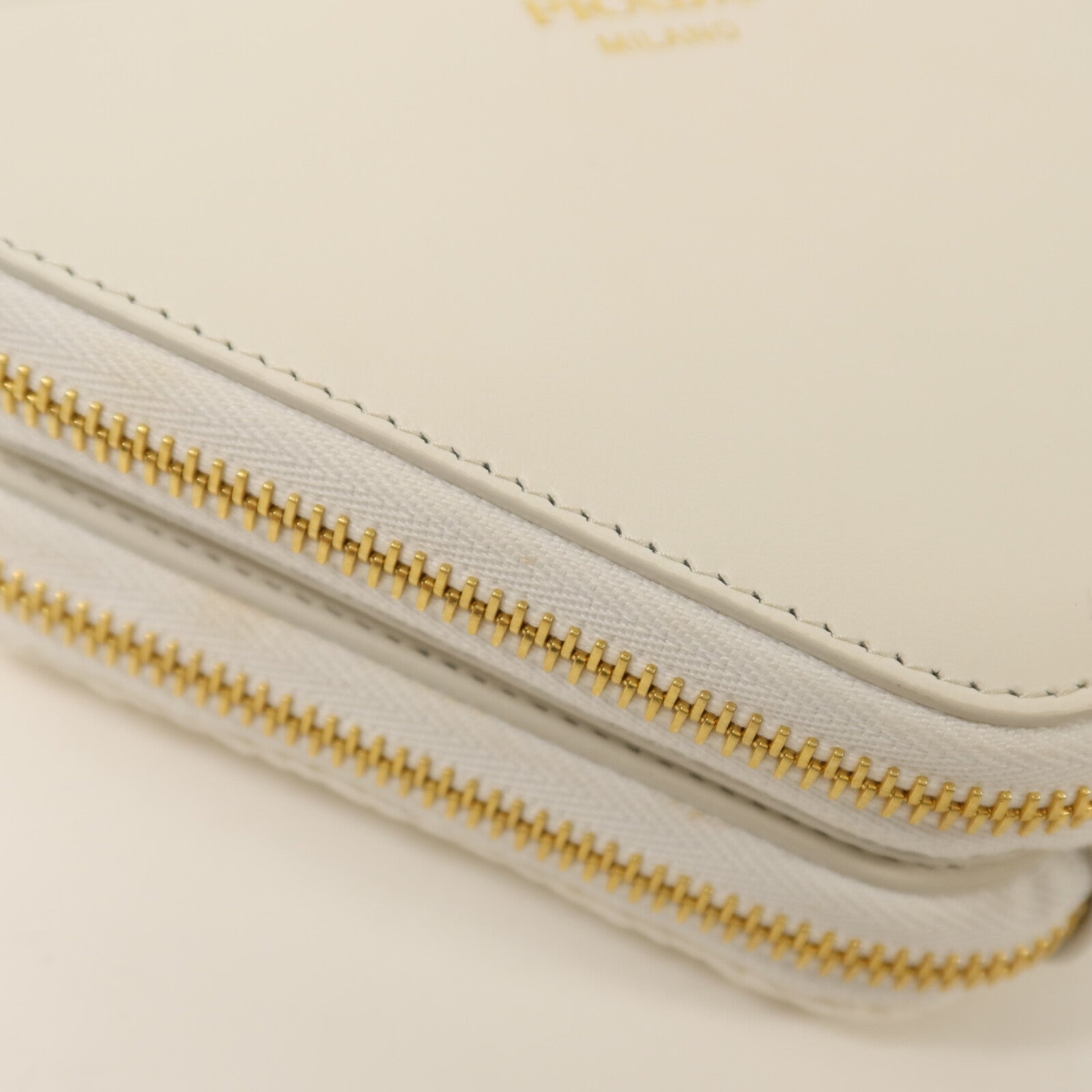 PRADA 牛皮皮革/Raffia Mini Contenitori金扣鏈帶手挽肩背兩用袋