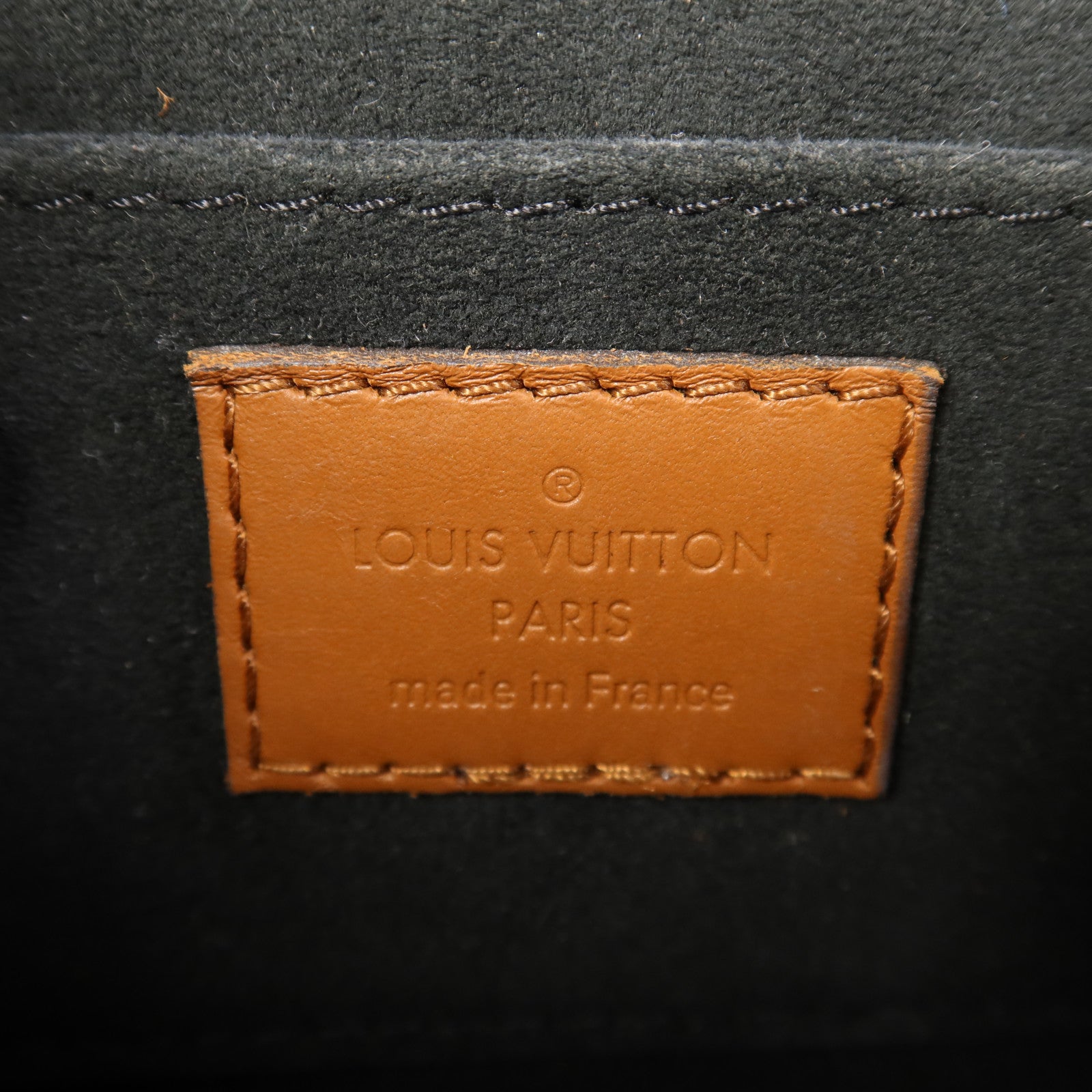 LOUIS VUITTON Monogram Reverse Mini Dauphine金扣肩背袋
